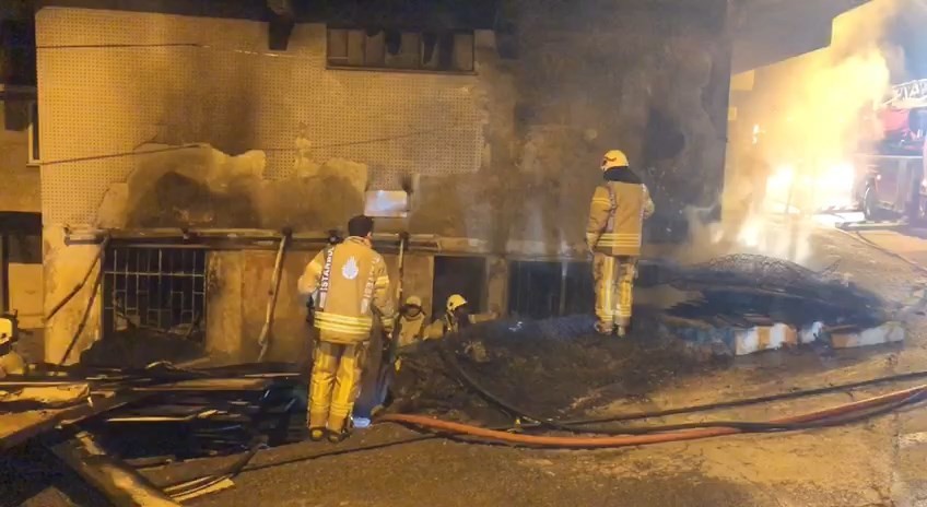 İstanbul'da pes dedirten olay! Mobilya atölyesini kundakladılar