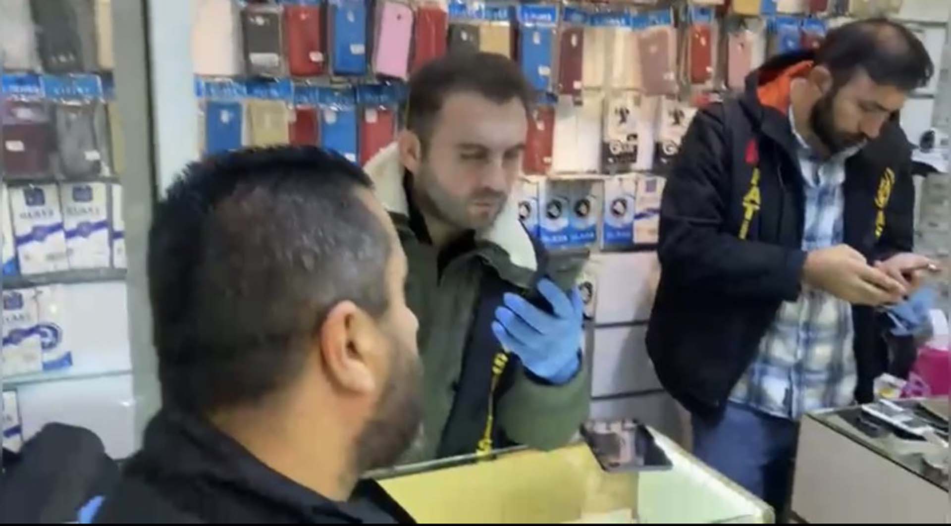 İstanbul'da nefes kesen baskın: 212 kayıtsız telefon ele geçirildi