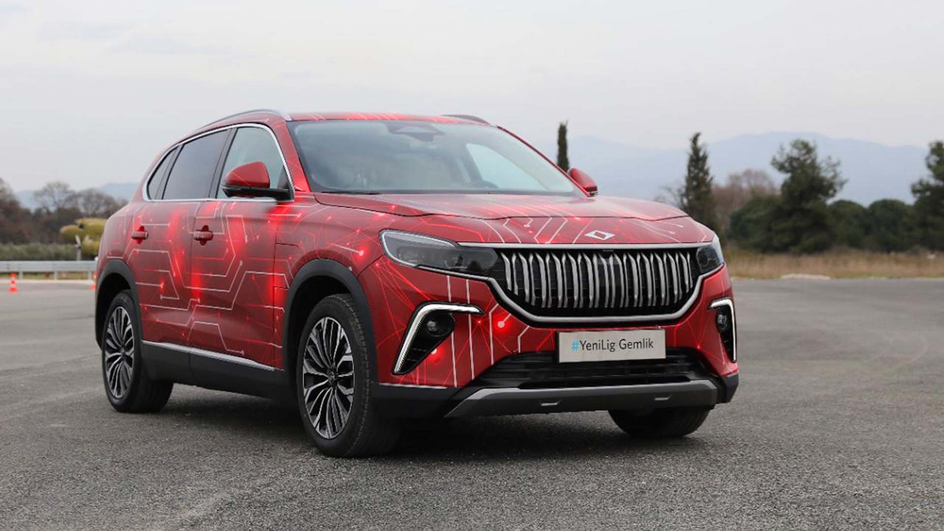 Bakan Varank, TBMM'deki bütçe görüşmelerine TOGG ile geldi: Gören herkes gülümsüyor, demek ki doğru bir iş yapıyoruz