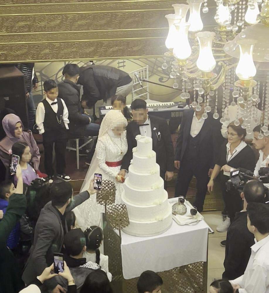 Esenyurt'ta ortalığı ayağa kaldıran olay! 15 yaşındaki kızın evlendirildiği ihbarı polisi harekete geçirdi