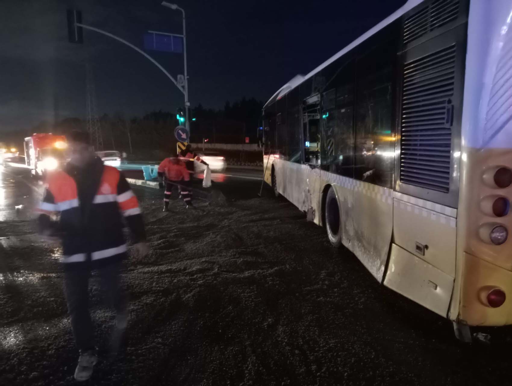 Arnavutköy'de ters yöne giden İETT otobüsü kazaya neden oldu: Yaralılar var 