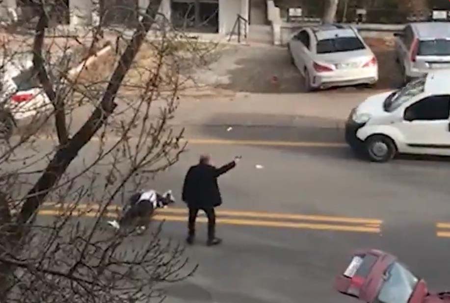 Ankara'da dehşete düşüren olay! Boşandığı eşini sokak ortasında kurşuna dizdi!