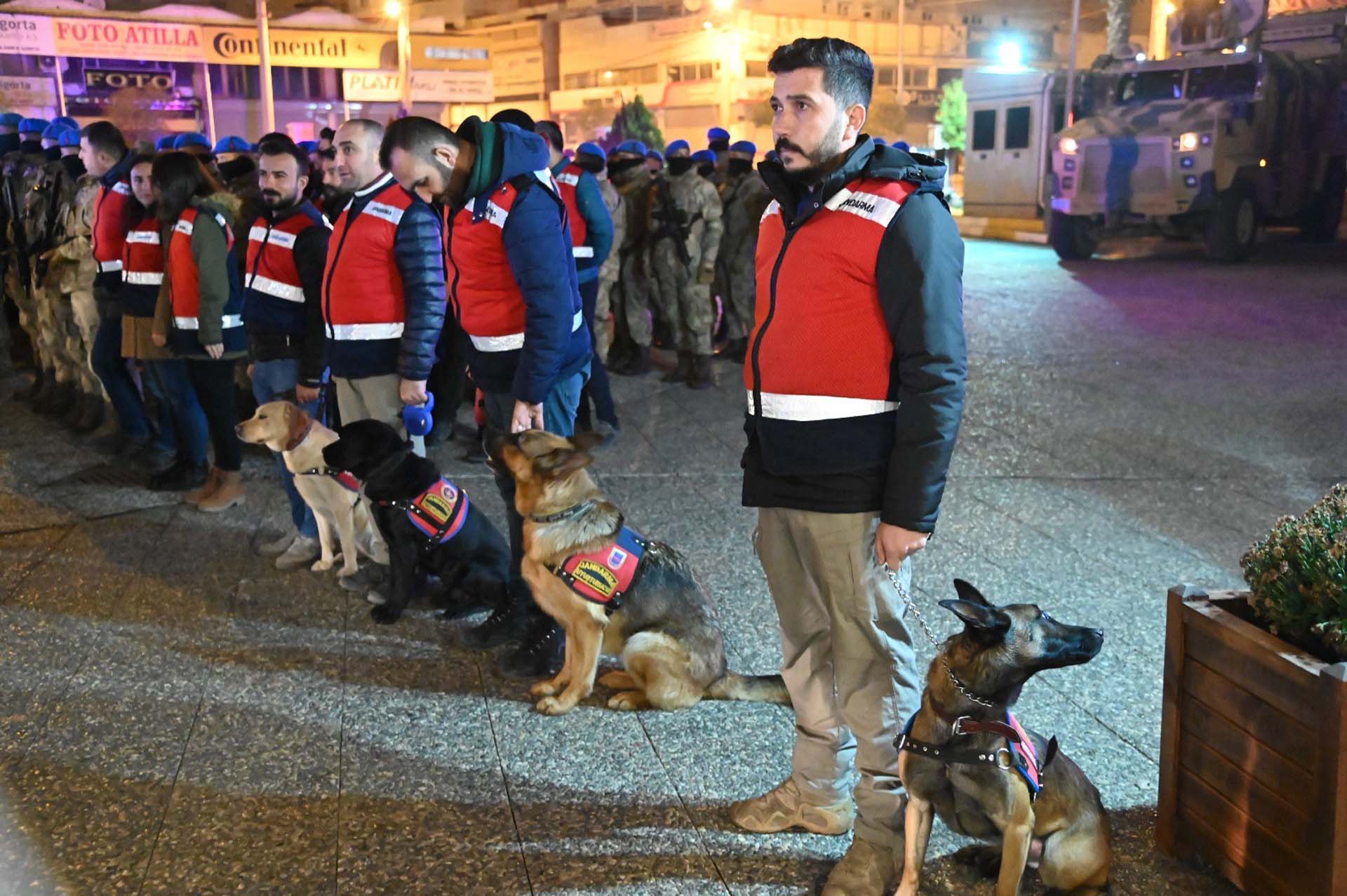 Bakan Soylu'dan Zincir- 2 ve Kökünü Kurutacağız operasyonunun detaylarını açıkladı: Göreceğiz el mi yaman bey mi yaman