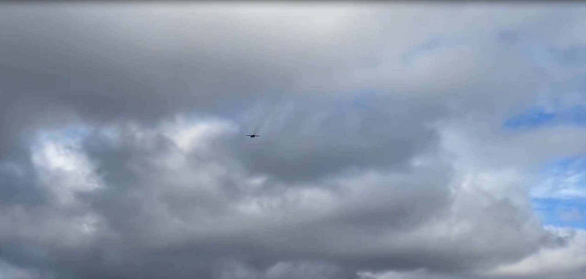 Son dakika | Selçuk Bayraktar, insansız savaş uçağı Kızılelma'nın uçuş görüntülerini paylaştı! Daha fazla yerde tutamadık uçtu