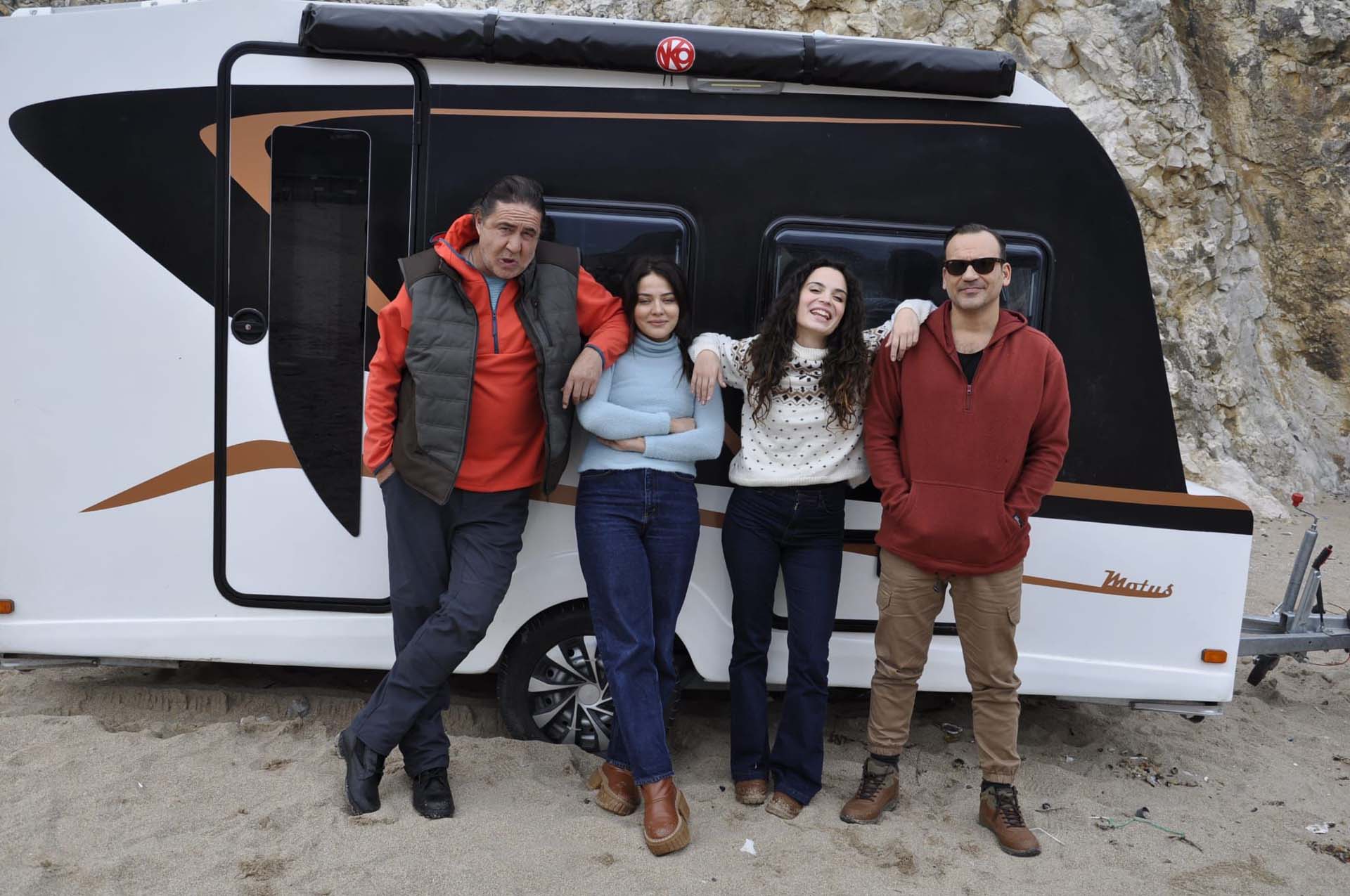 Ünlü oyuncu Aslı Bekiroğlu'nun zor anları! Bir gün boyunca ambulansta yatmış! 