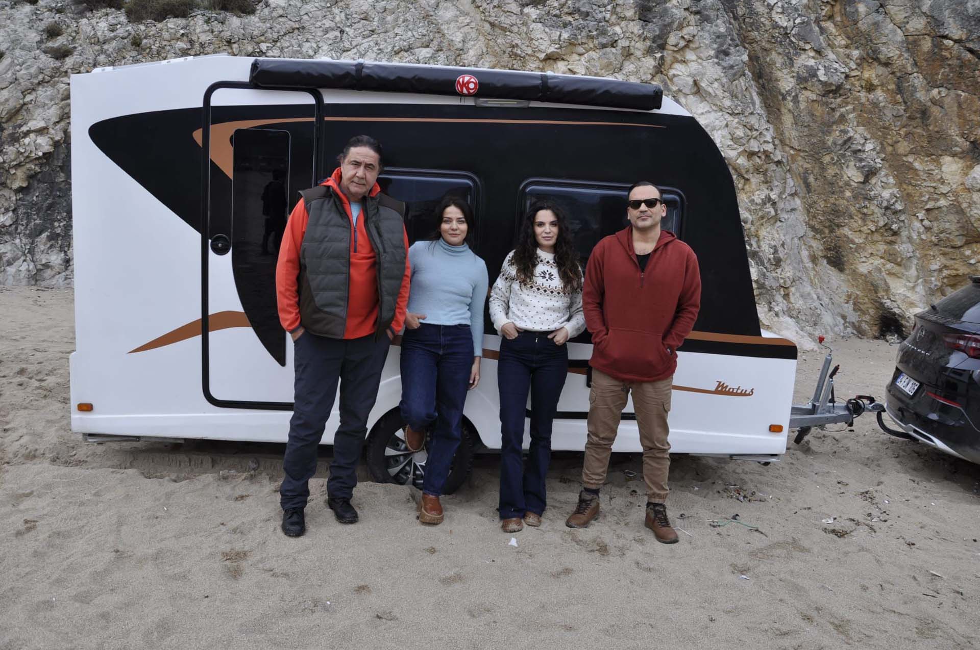 Ünlü oyuncu Aslı Bekiroğlu'nun zor anları! Bir gün boyunca ambulansta yatmış! 