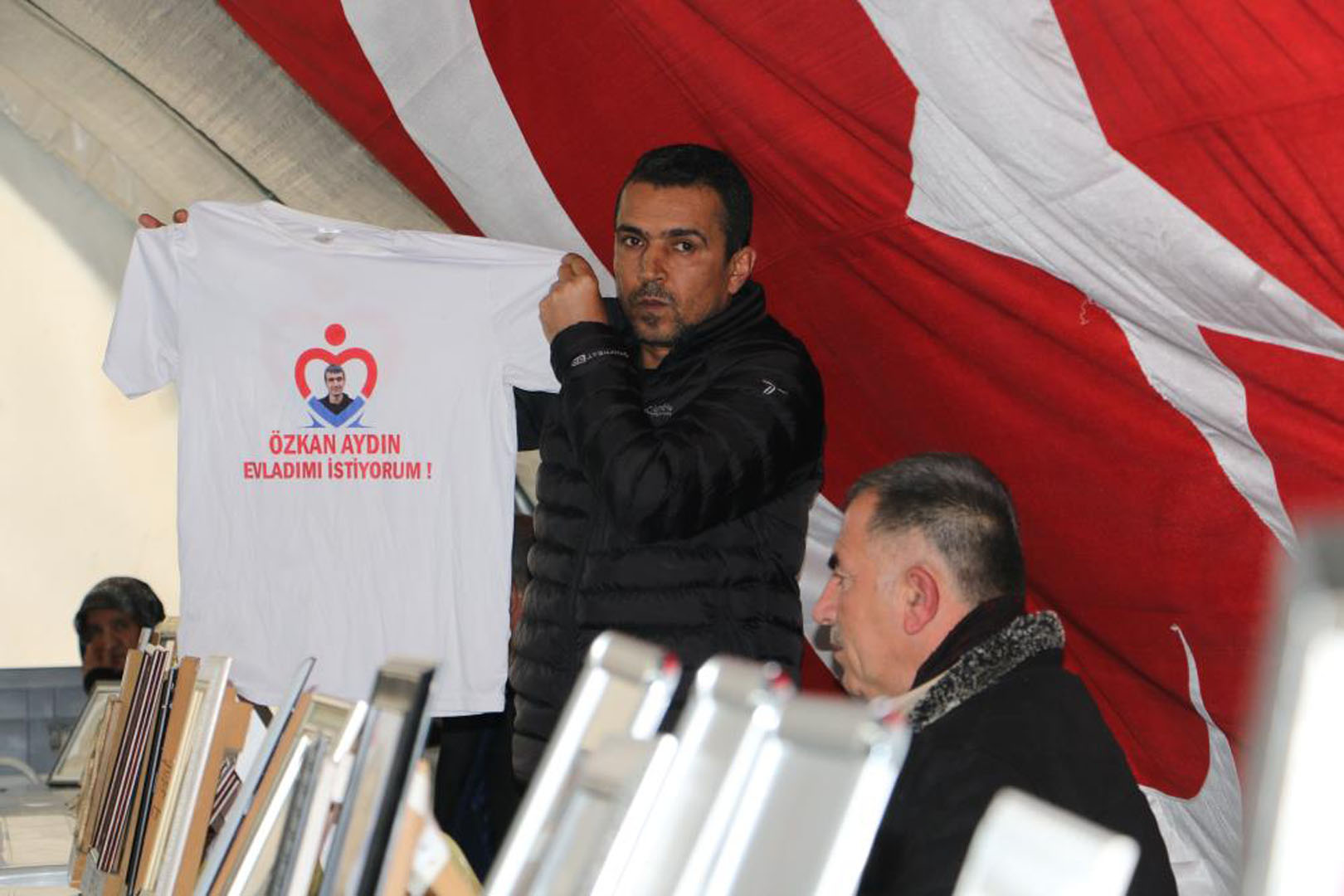 Evlat hasreti çeken babadan yürek yakan sözler: Ben oğlumu HDP ve PKK’dan istiyorum