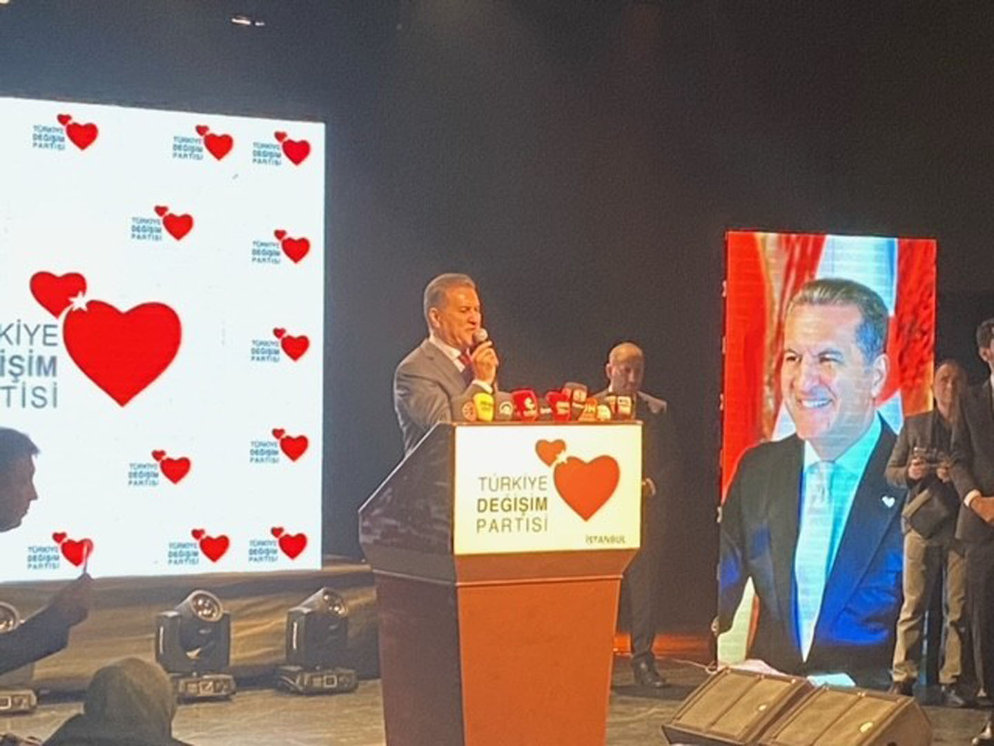 TDP Genel Başkanı Sarıgül'den asgari ücret açıklaması: Asgari ücreti üç ayda bir güncelleyeceğiz