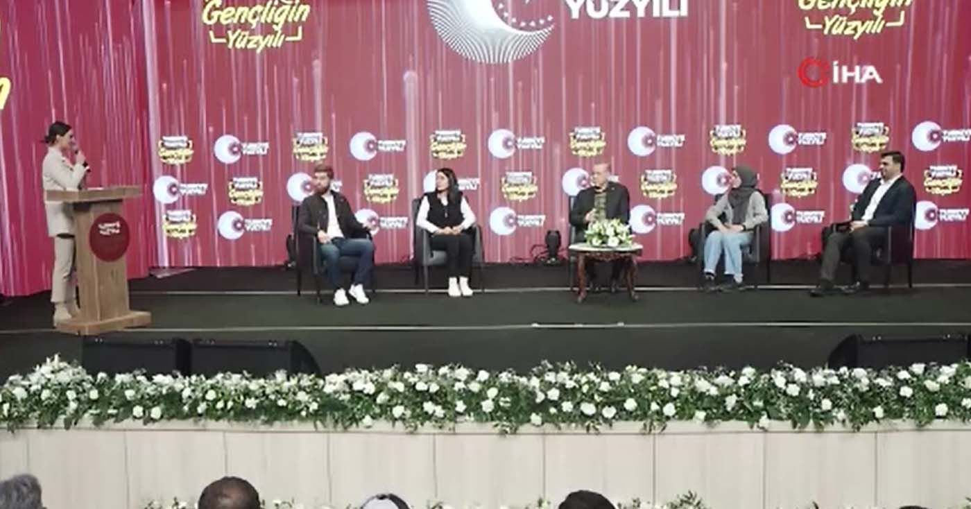 Mardinli gençlerle bir araya gelen Cumhurbaşkanı Erdoğan: Üstünlük kimsenin etnik kimliğiyle alakalı değildir