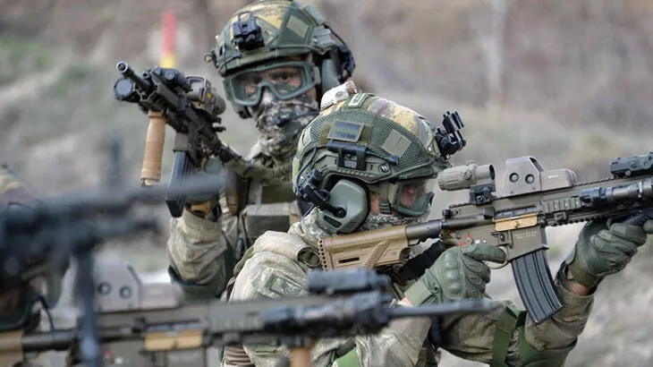 İstanbul'da terör örgütünün gençlik yapılanmasına operasyon: 12 kişi gözaltına alındı