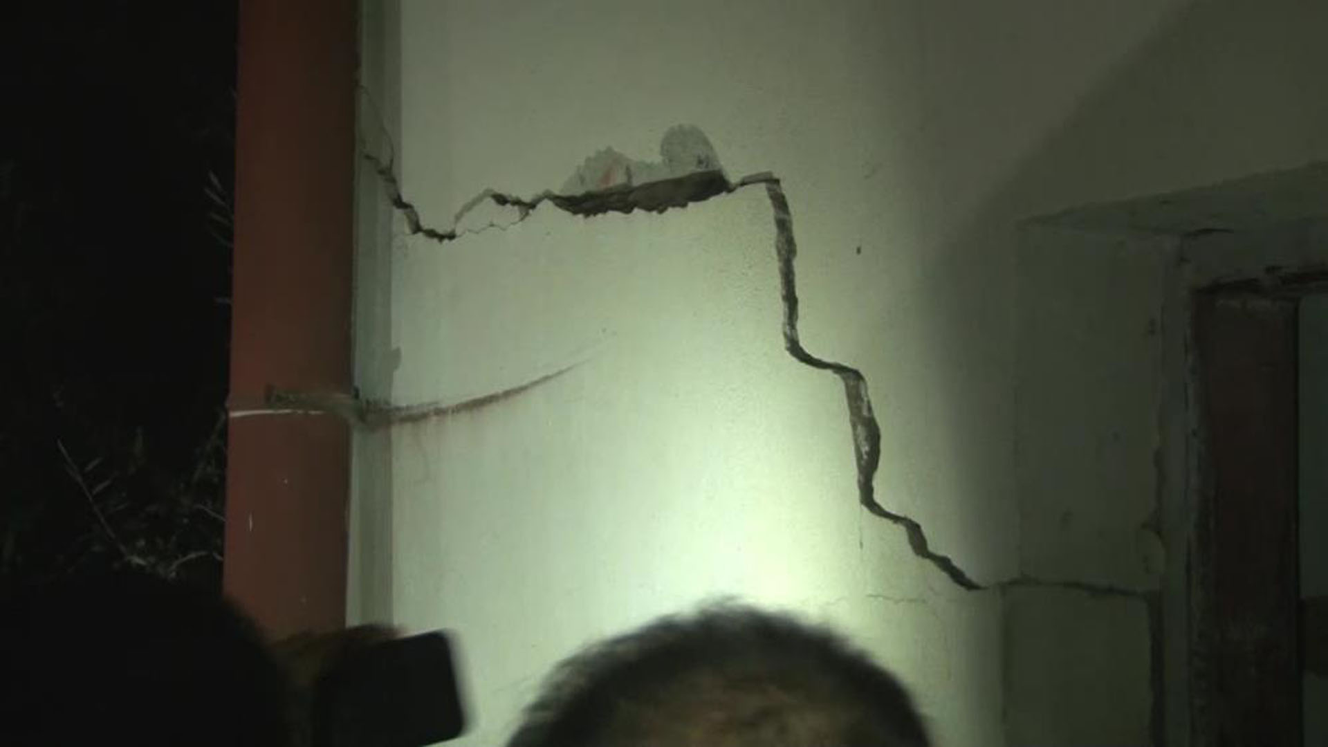 Hatay'da deprem meydana geldi! Acı bilanço ortaya çıktı: 6 ev hasar gördü, 5'i boşaltıldı