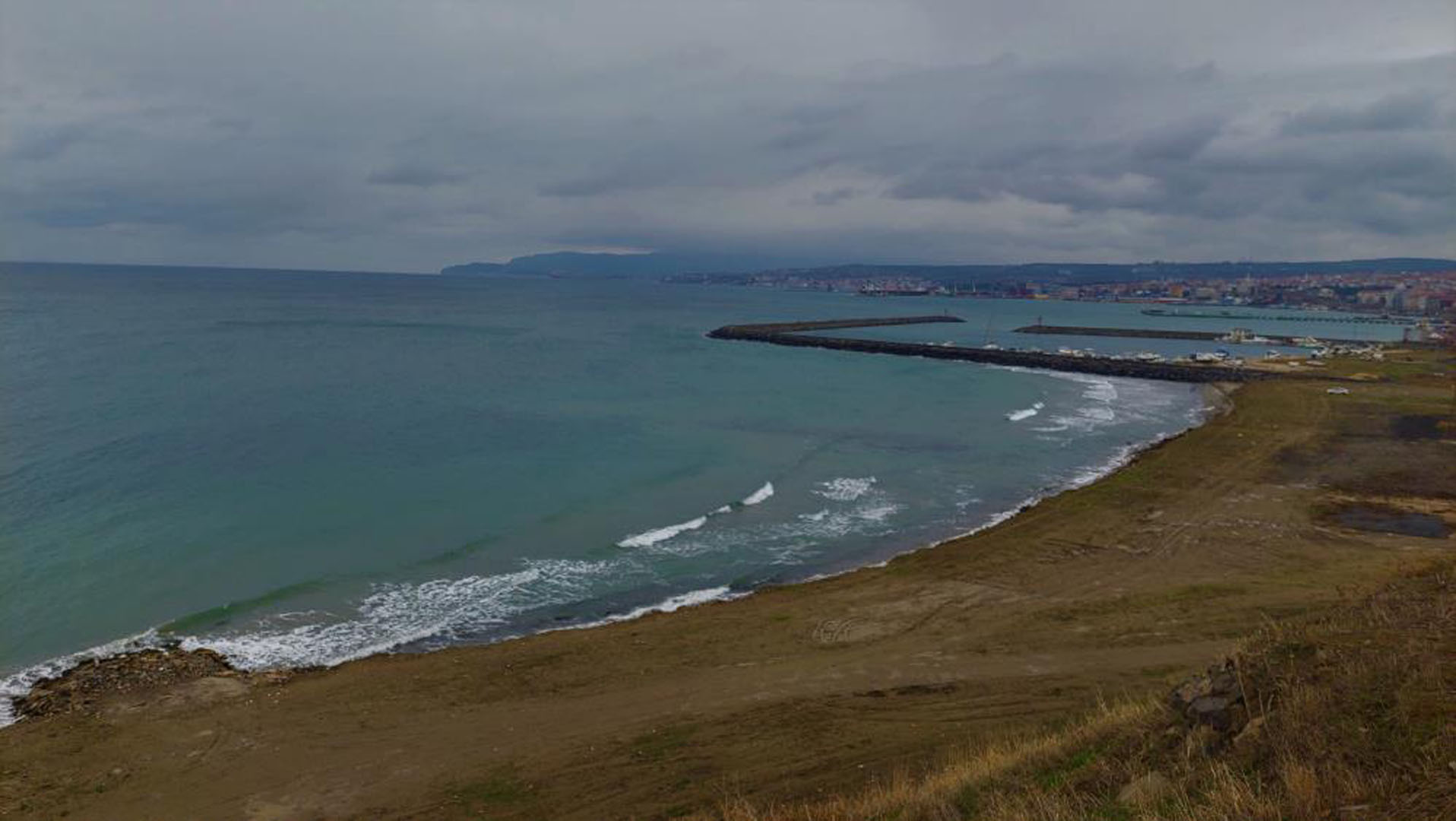 Marmara Denizi fırtınaya teslim oldu: Balıkçı tekneleri açılamadı, yük ticareti yapan gemiler kıyıya demirledi