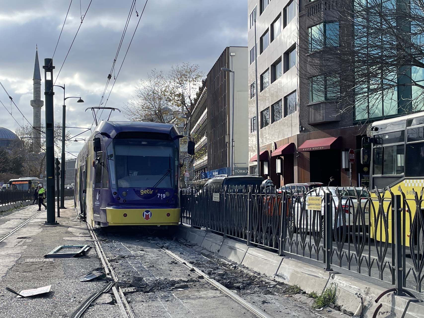 Son dakika! İstanbul'da tramvay kazası: Yaralılar var
