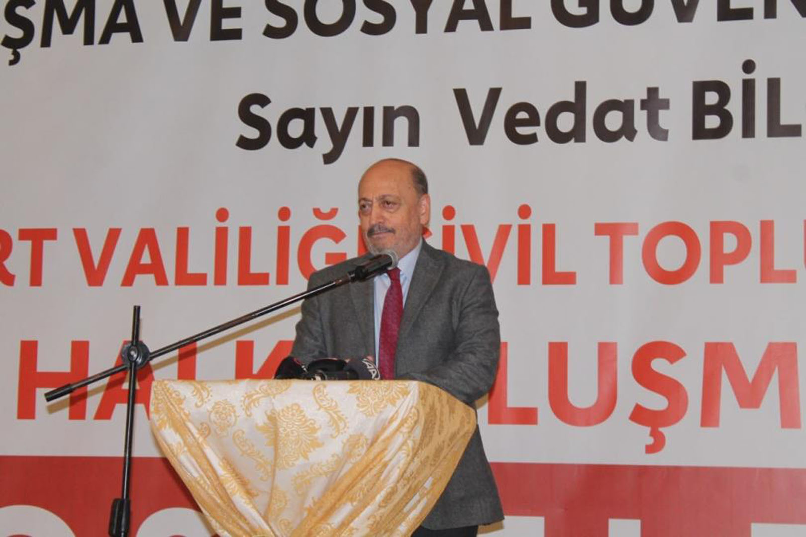 Bakan Bilgin'den asgari ücret açıklaması: Çalışanlarımızı, emekçilerimizi enflasyonun tahribatlarına karşı koruyacağız