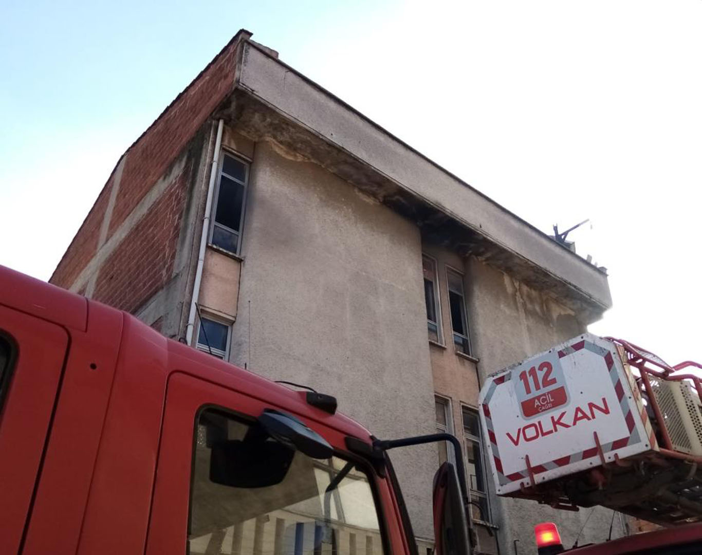 Mobilyanın başkentinde yangın: İmalathane alevlere teslim oldu