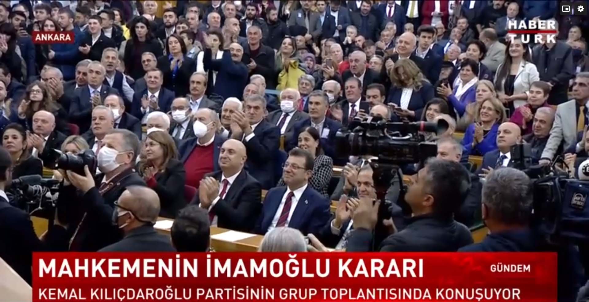 Ekrem İmamoğlu'nun Kemal Kılıçdaroğlu konuşurken verdiği tepki olay oldu! Herkes alkışladı, İmamoğlu böyle tepki verdi!