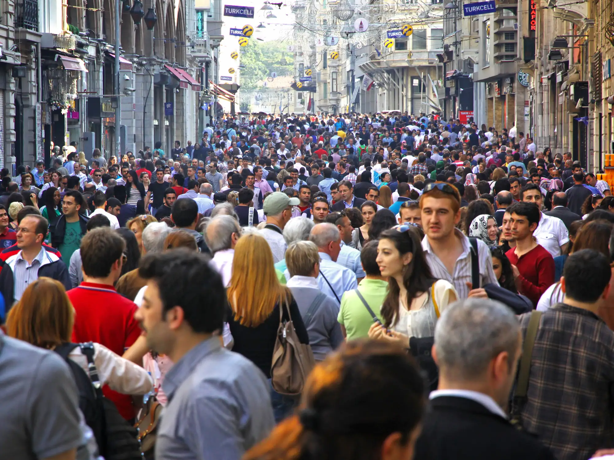 Vatandaşlara soruldu: Türkiye'nin en önemli sorunu ne? İlk sıradaki cevap her şeyi özetledi