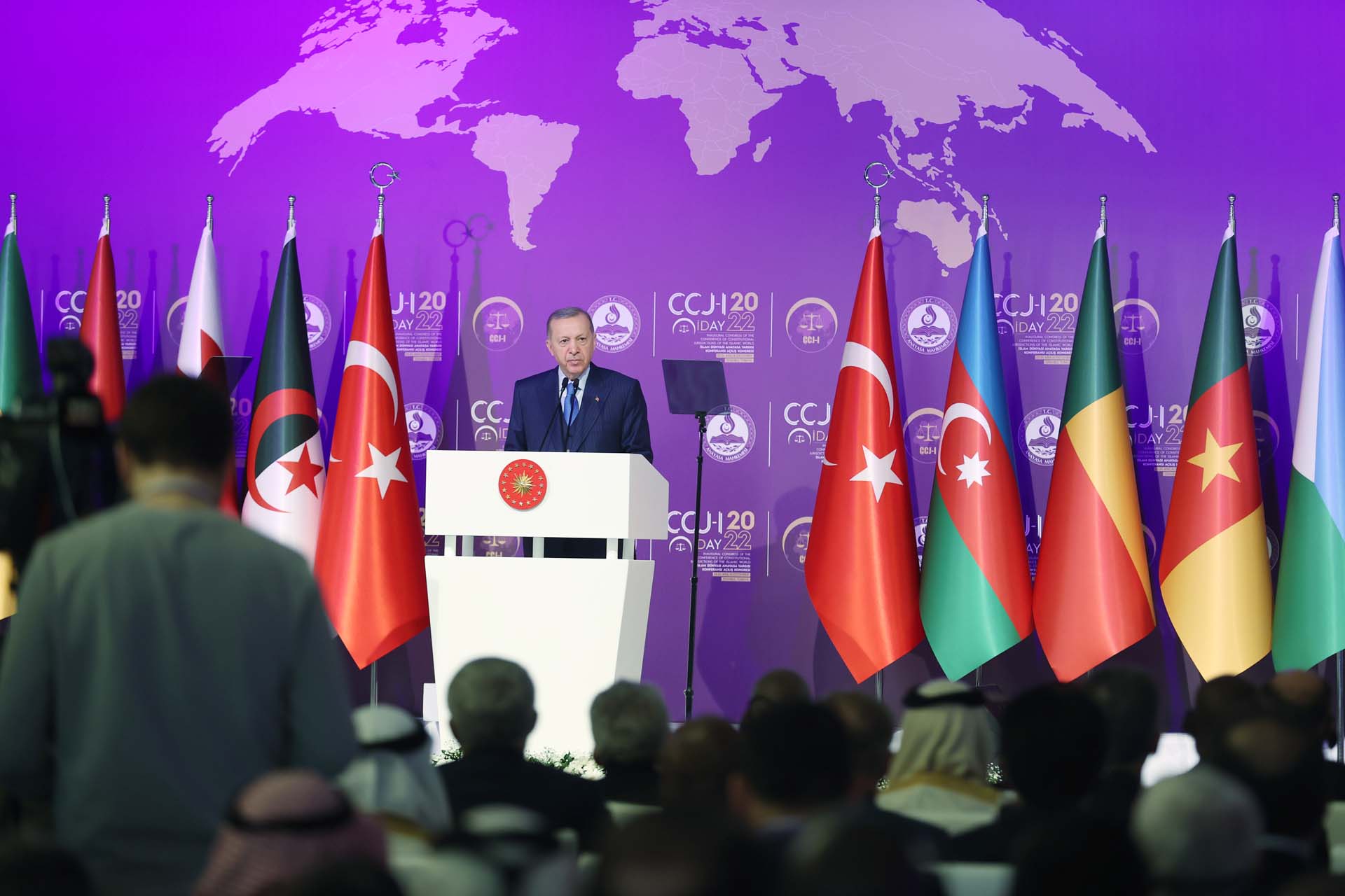 Cumhurbaşkanı Erdoğan'dan İslam Dünyası Anayasa Yargısı Konferansı'nda konuştu! Teröristler Avrupa ülkelerinde ellerini kollarını sallayarak geziyorlar