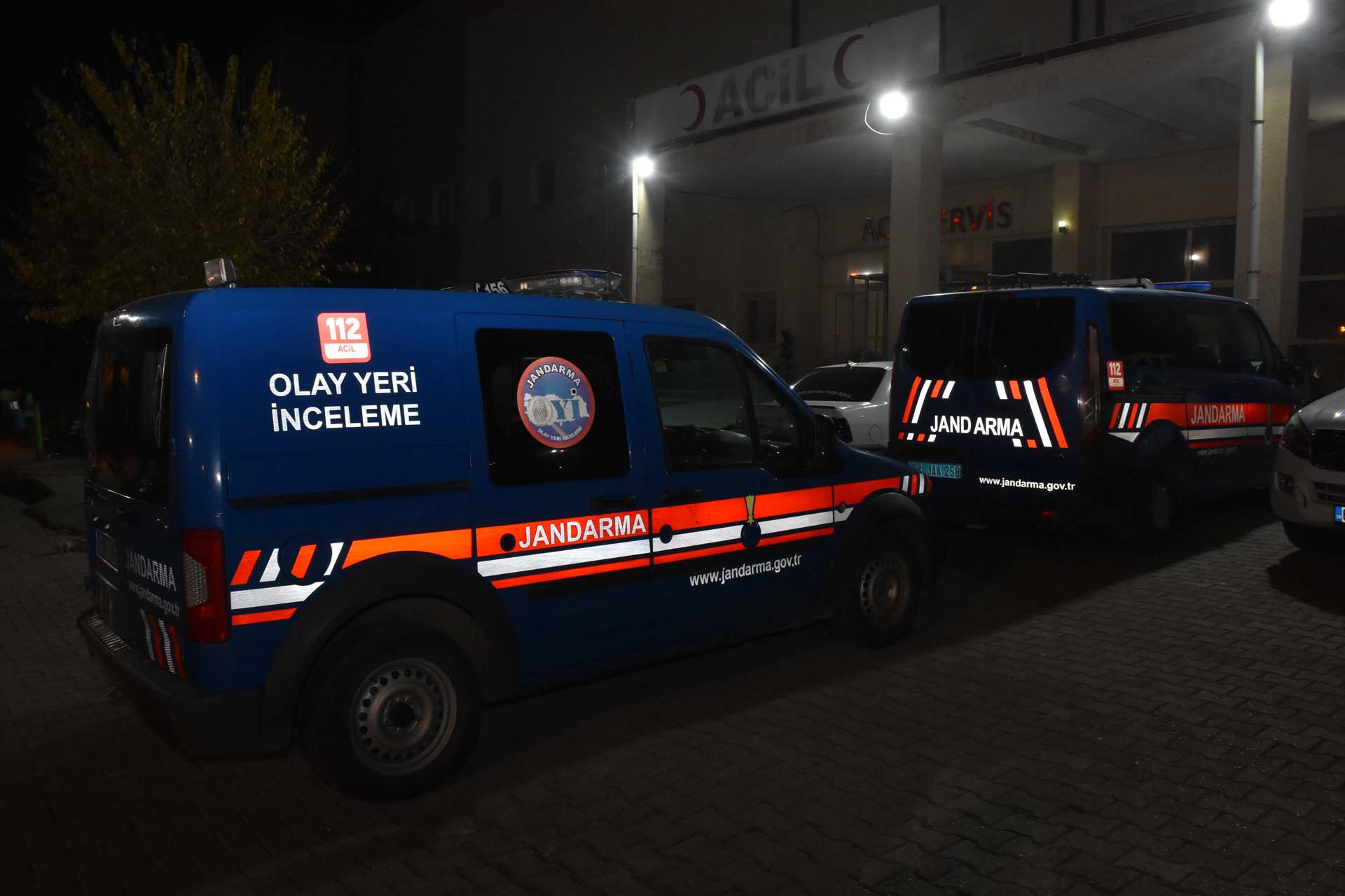 Şanlıurfa'da arazi anlaşmazlığı! Kepçe operatörü yakınlarını çağırdı, taşlı sopalı kavga çıktı: Yaralılar var 