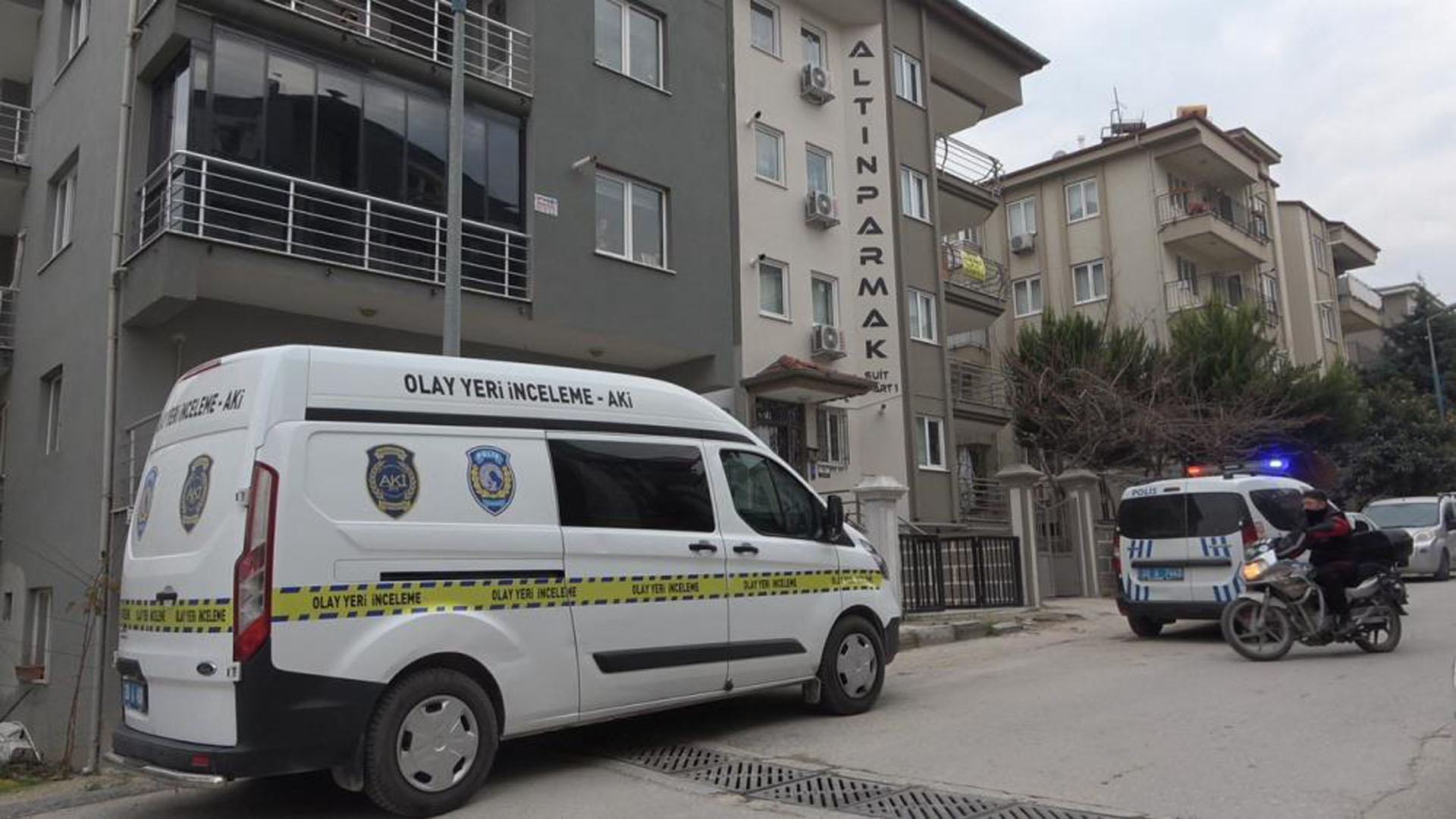 Denizli'de kan donduran olay! Genç kadın, babasını göğsünden bıçaklayıp kendini ihbar etti