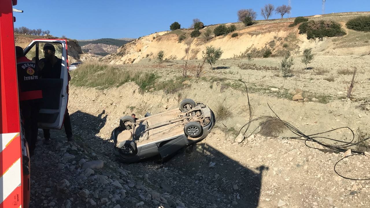 Adıyaman'da talihsiz kaza! Otomobil şarampole devrildi: 4 yaralı