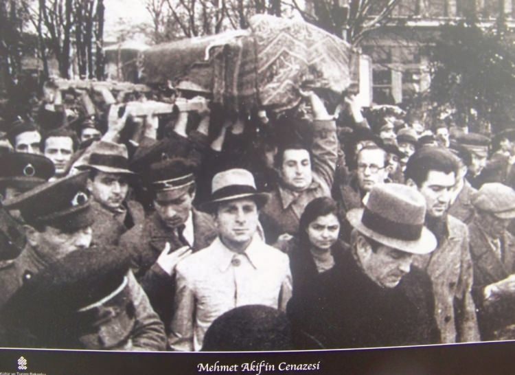 Mehmet Akif Ersoy Neden, Ne Zaman Öldü? İstiklal Marşımızın Yazarı Mehmet Akif Ersoy Kimdir?