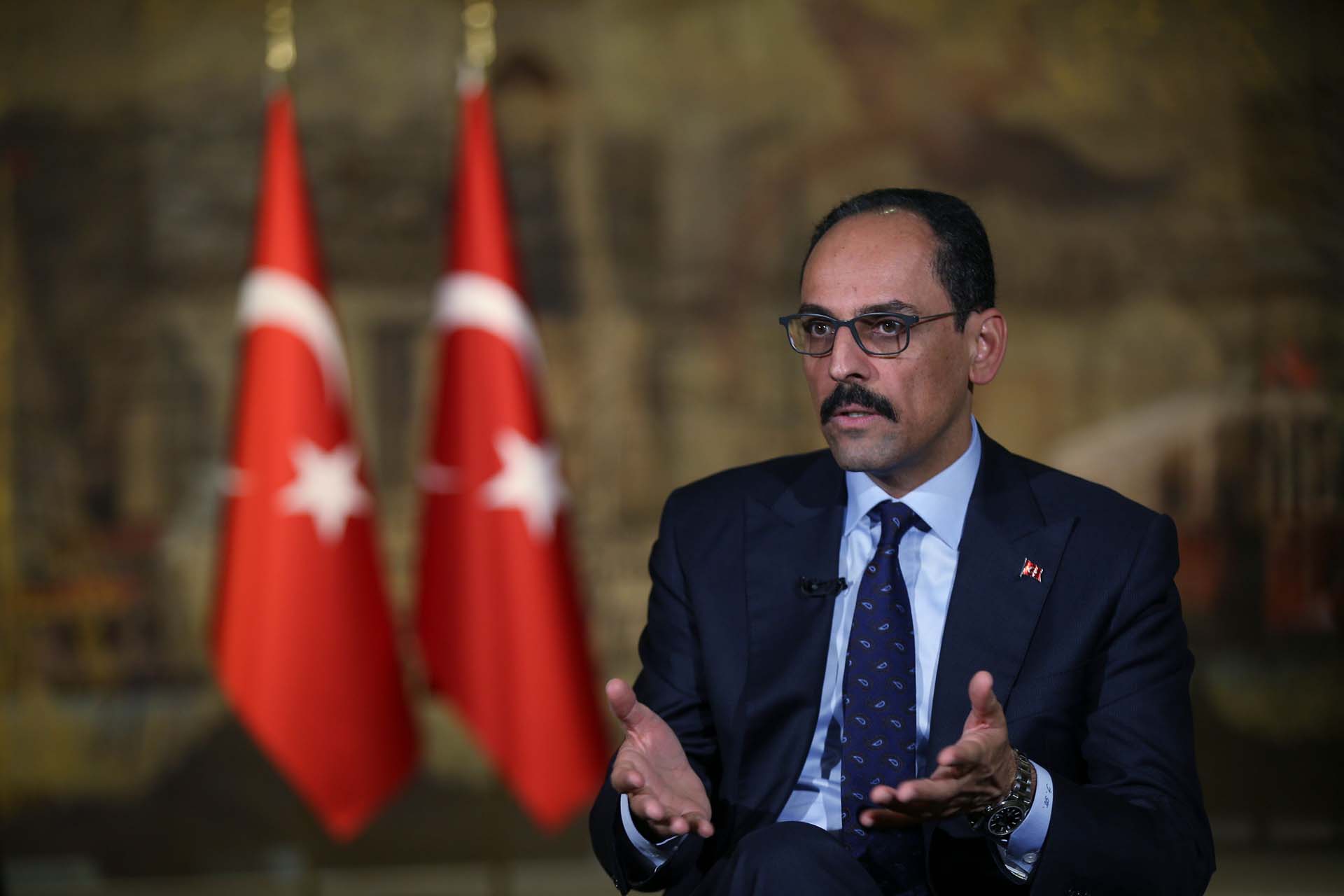 İbrahim Kalın, Paris'teki saldırılar sonrası Fransa'ya seslendi: Fransa'daki PKK, şimdi Paris sokaklarını yakıyor. Hala sessiz mi kalacaksınız?