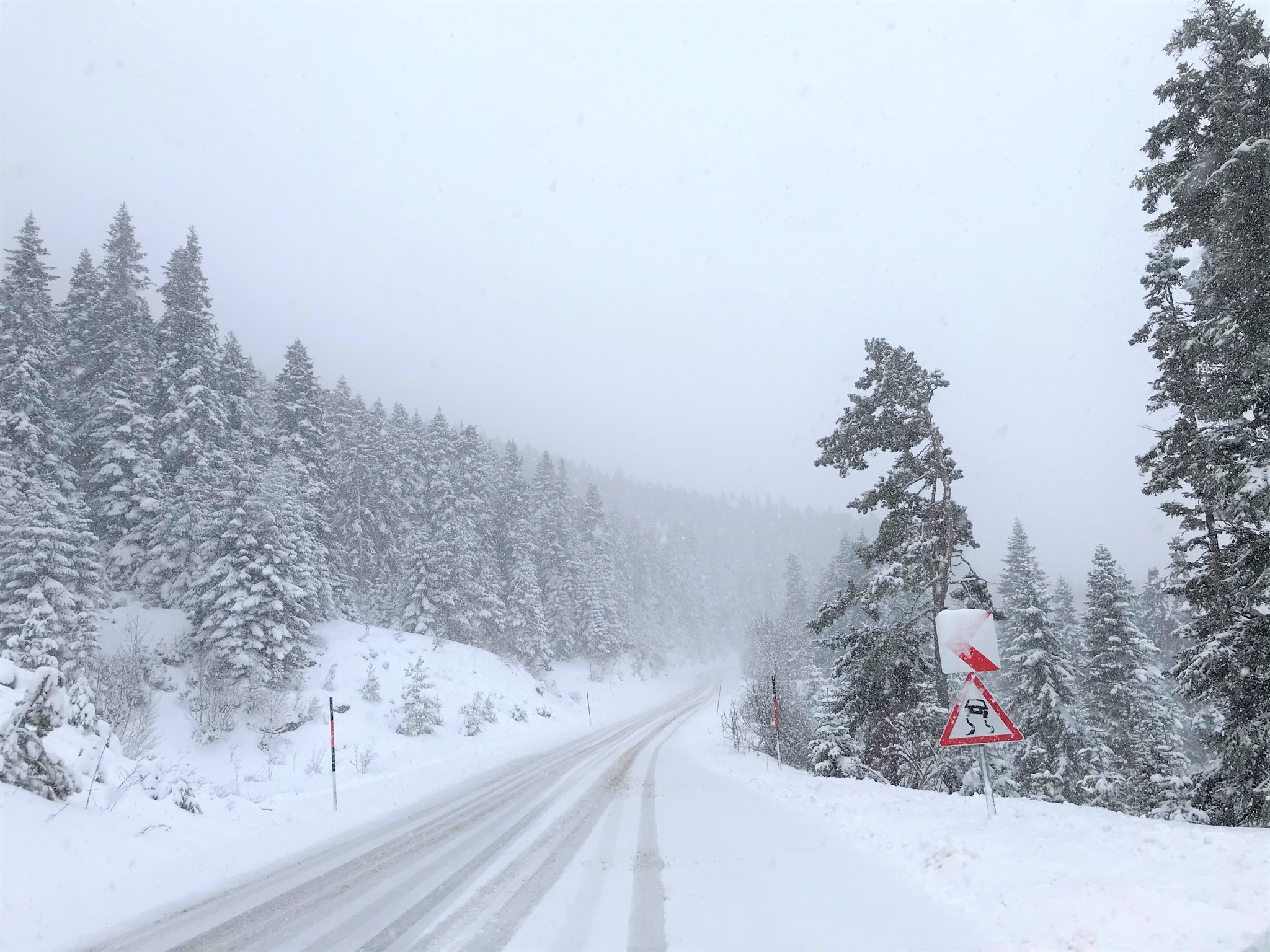 Meteoroloji'den o iller için yoğun kar yağışı uyarısı: Ulaşımda aksamlar, buzlanma ve tipiye dikkat! 