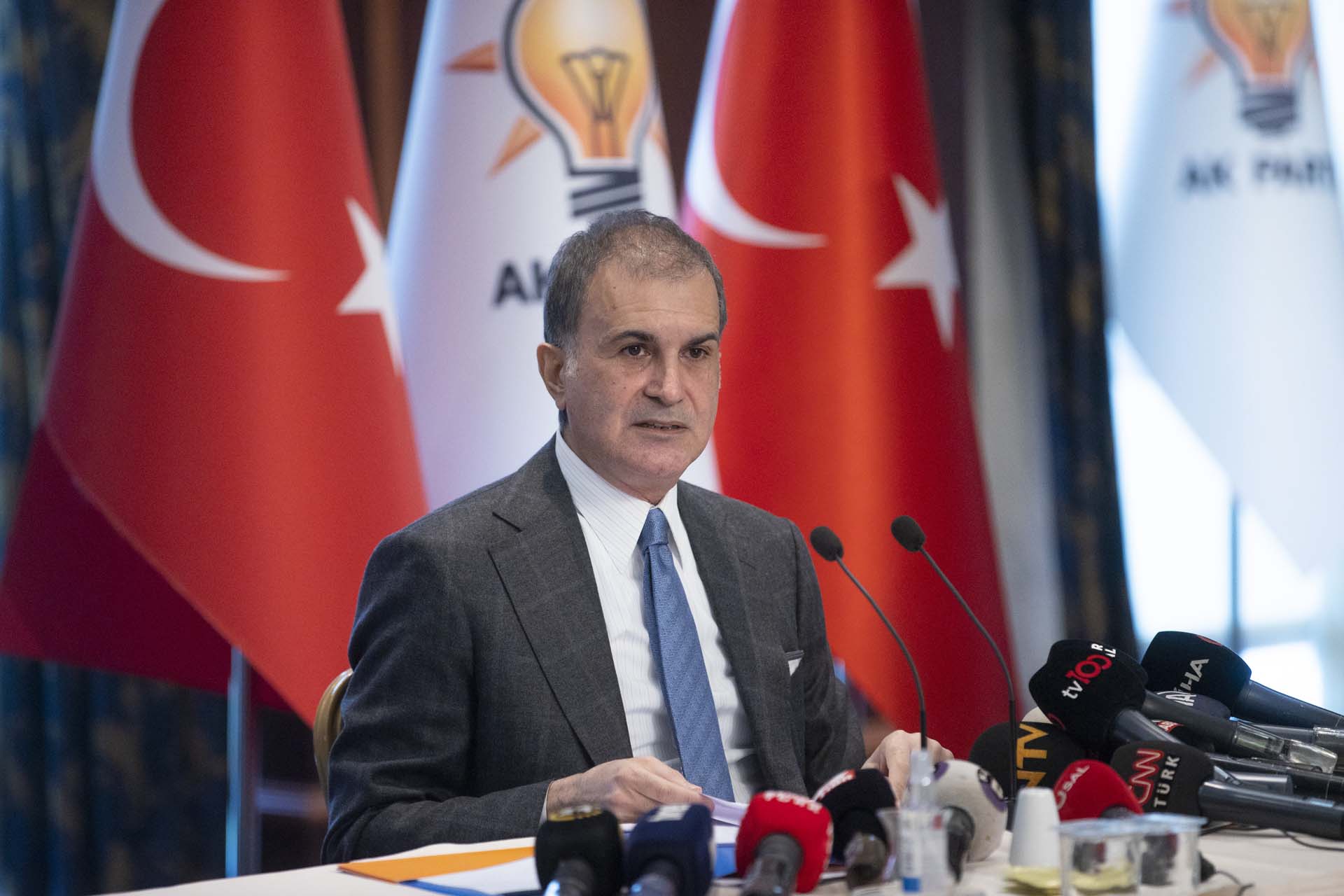 AK Parti Sözcüsü Ömer Çelik, Paris'teki olayları değerlendirdi: Terör örgütlerini besleyenler eninde sonunda yüzleşecekler