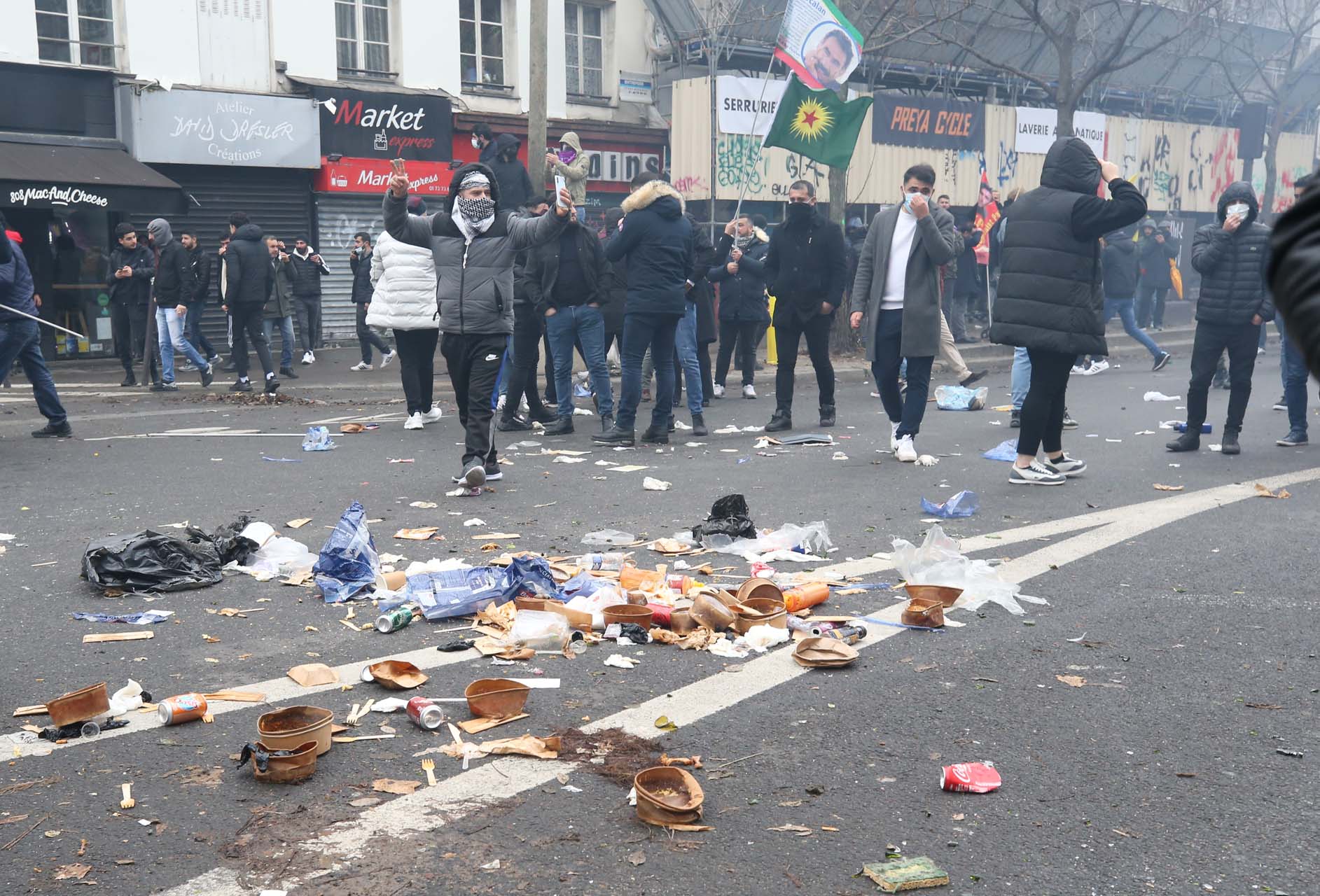 AK Parti Sözcüsü Ömer Çelik, Paris'teki olayları değerlendirdi: Terör örgütlerini besleyenler eninde sonunda yüzleşecekler