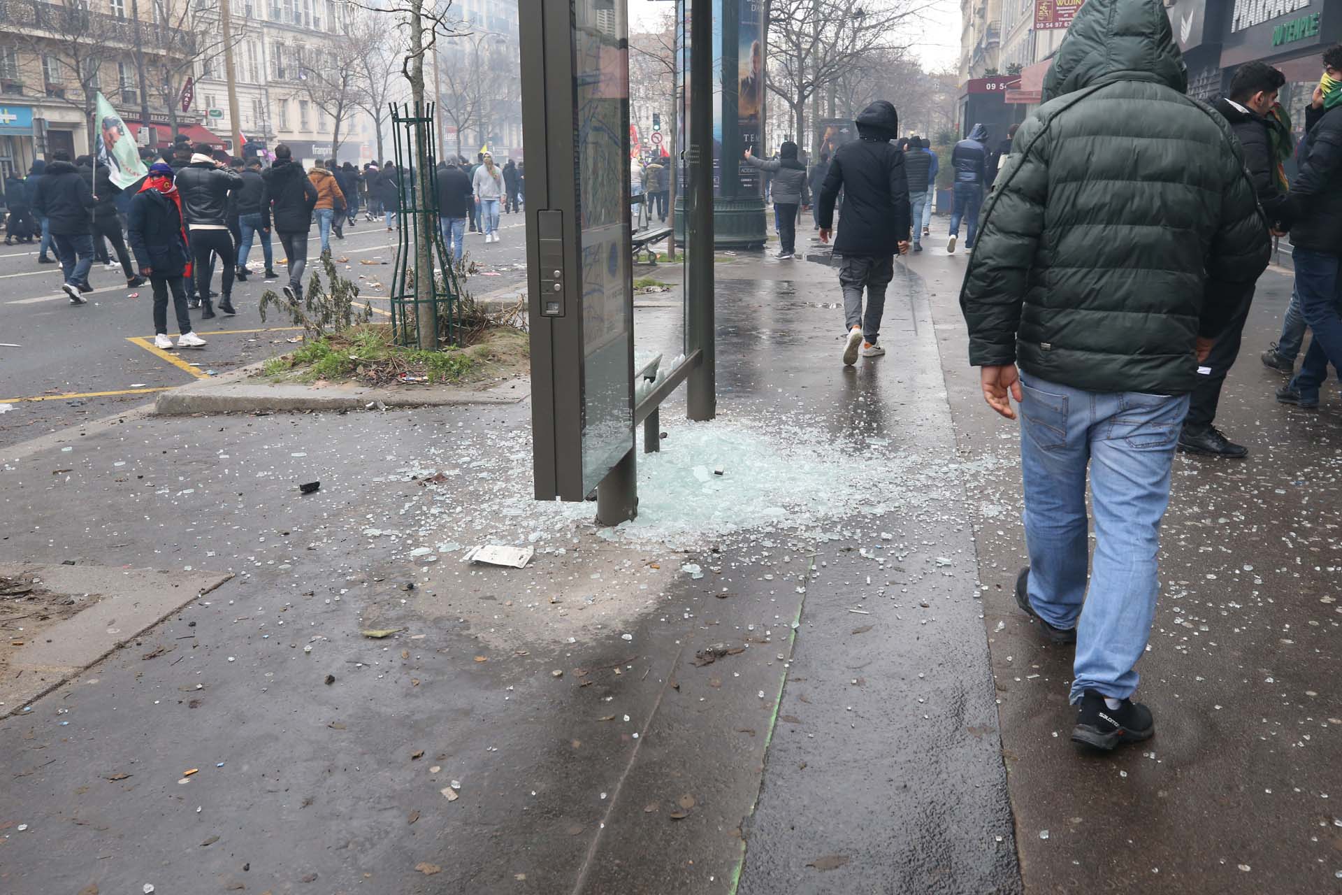 İbrahim Kalın, Paris'teki saldırılar sonrası Fransa'ya seslendi: Fransa'daki PKK, şimdi Paris sokaklarını yakıyor. Hala sessiz mi kalacaksınız?