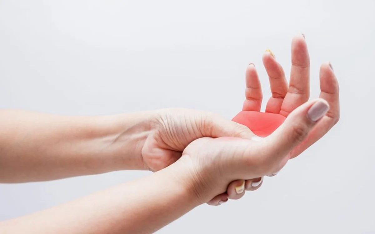 Ellerde uyuşma neden olur? Özel Bölge Hastanesi Doktorlarına Sorduk!