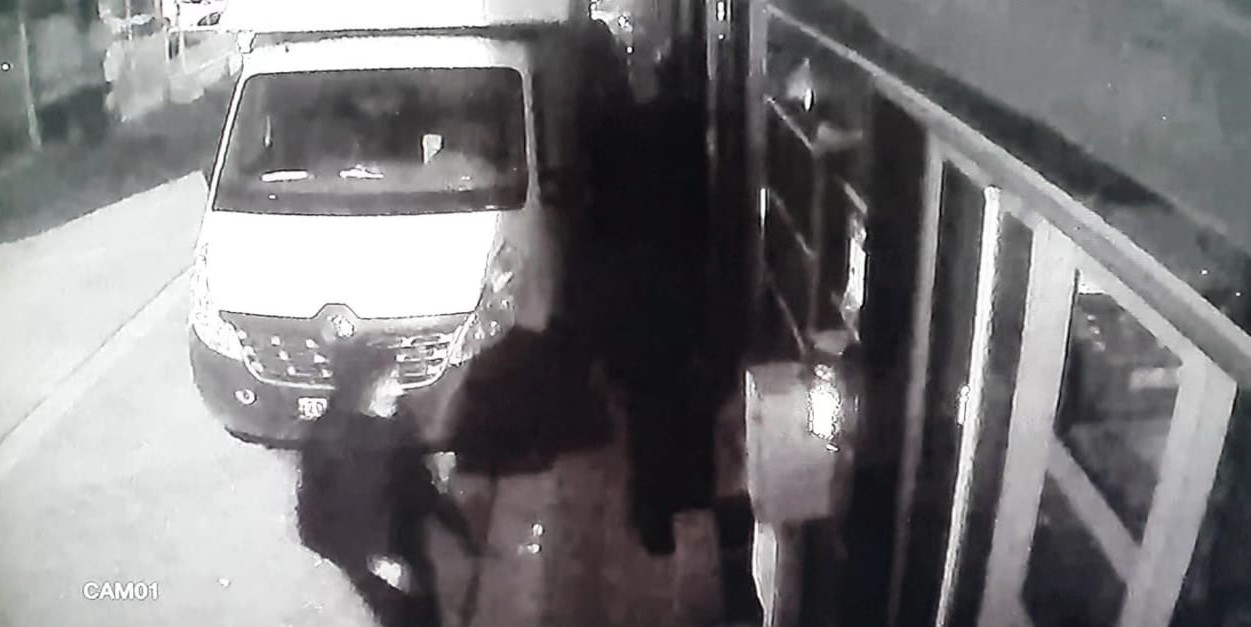 8 katlı apartı soba tutuşturma jeliyle ateşe verdi, çıkıp odasına uyudu!