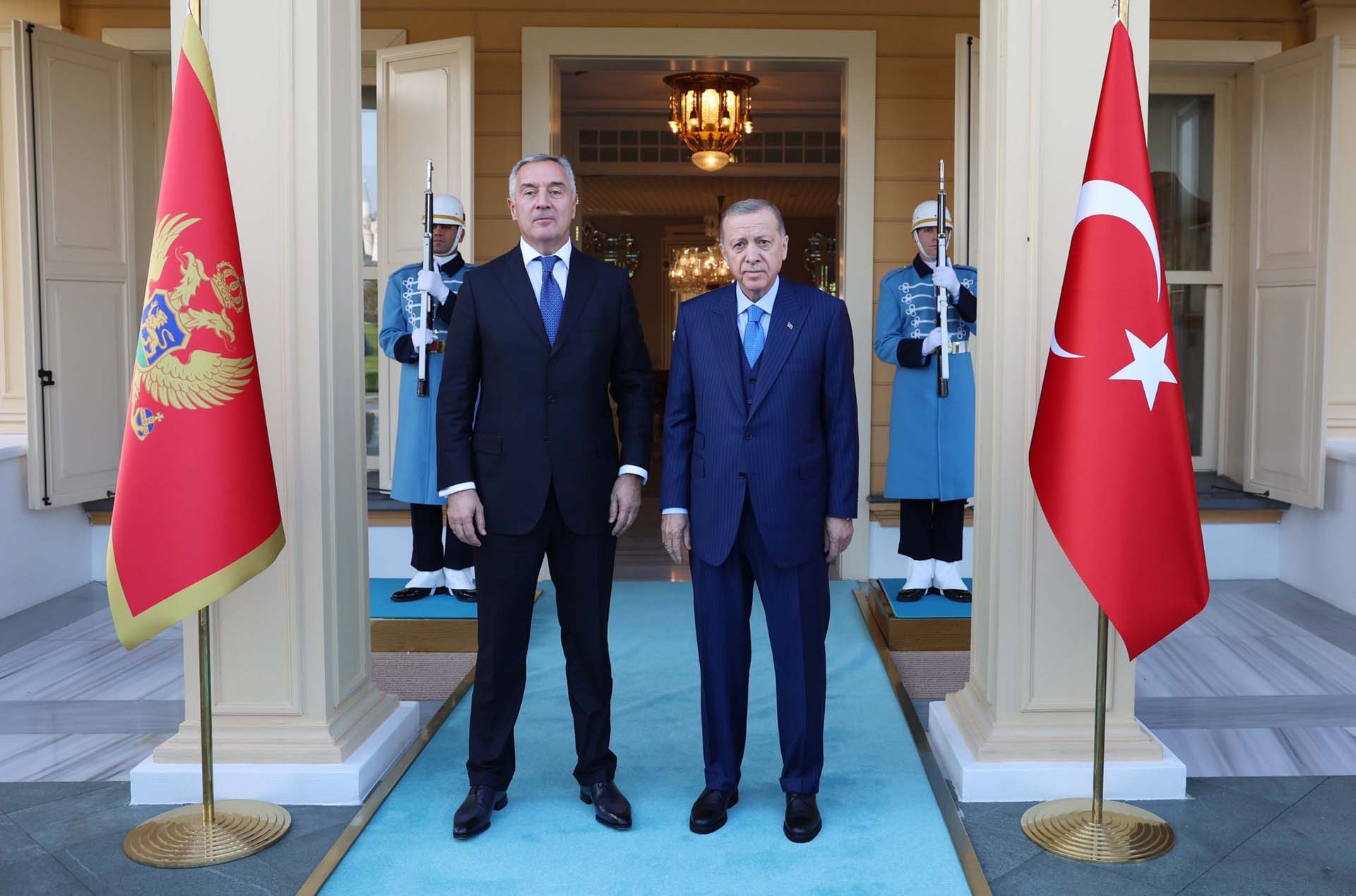 Cumhurbaşkanı Erdoğan, Karadağ Cumhurbaşkanı Cukanoviç ile ortak basın toplantısı düzenledi: Türkiye ile Karadağ arasındaki ilişkiler üst düzeydedir 