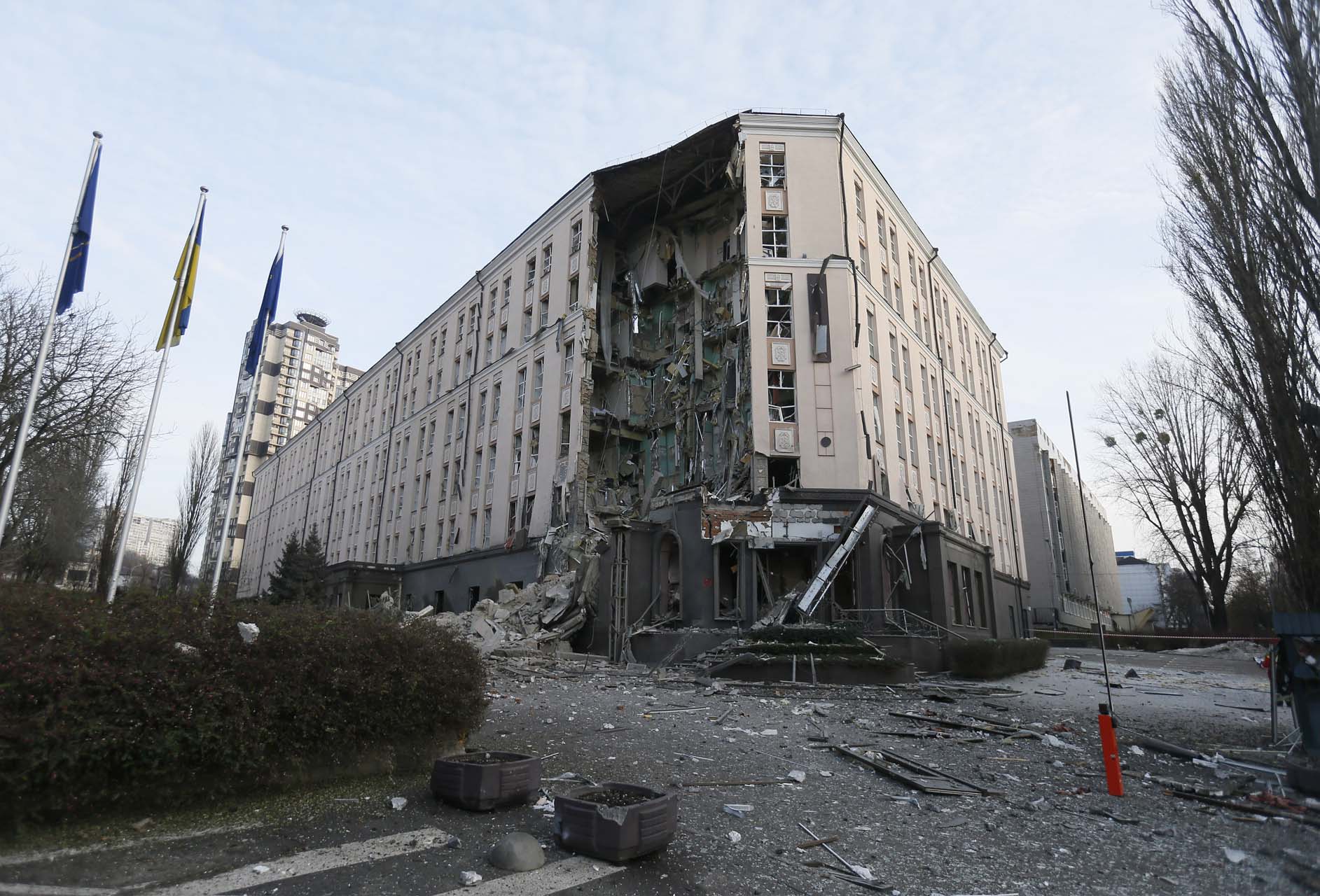 Rusya'dan Ukrayna'nın başkenti Kiev'e saldırı: Yıkılan yerler, ölen ve yarananlar var