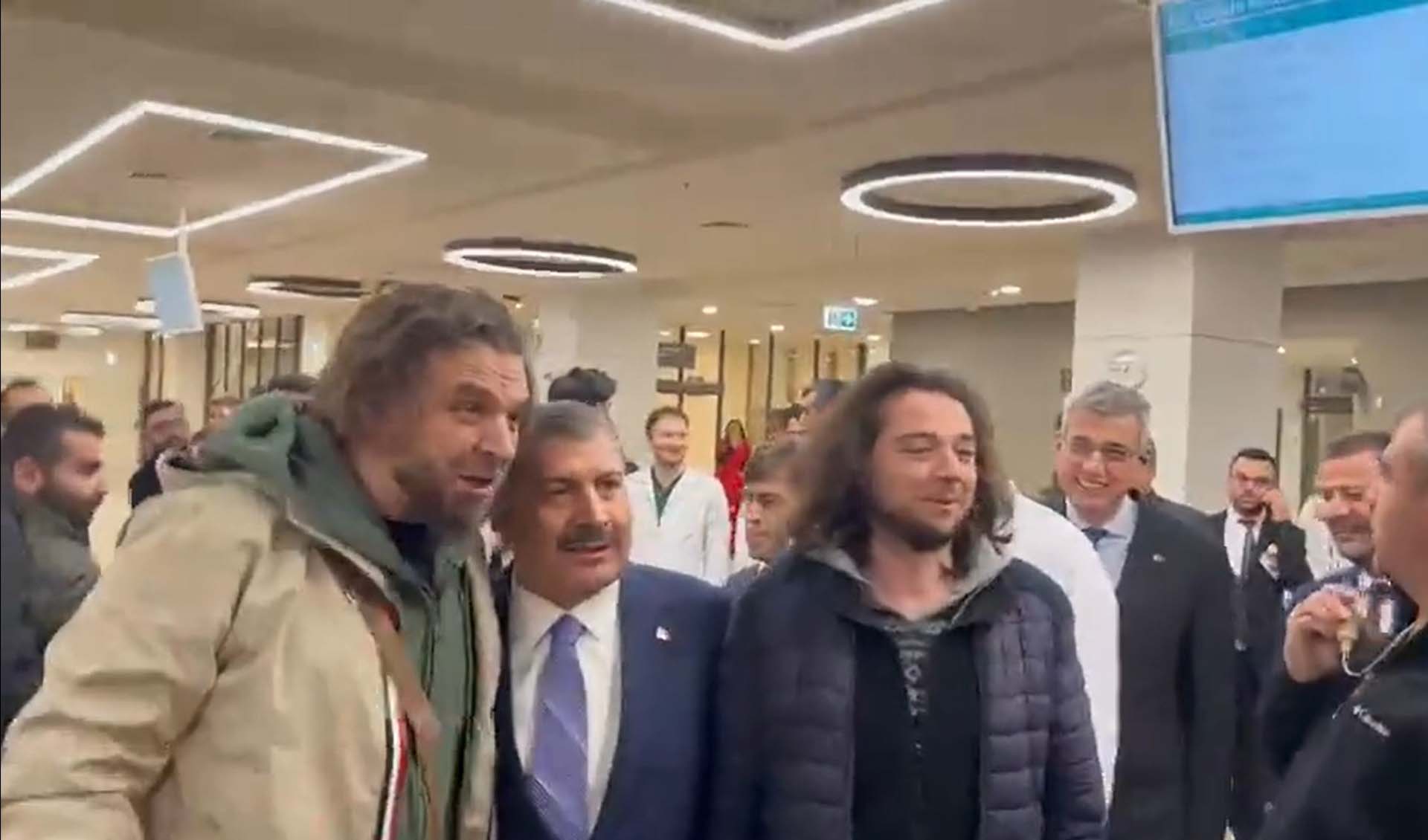 Çam ve Sakura Şehir Hastanesini gören gurbetçi Bakan Koca'ya teşekkür etti: "On numara hospital" 