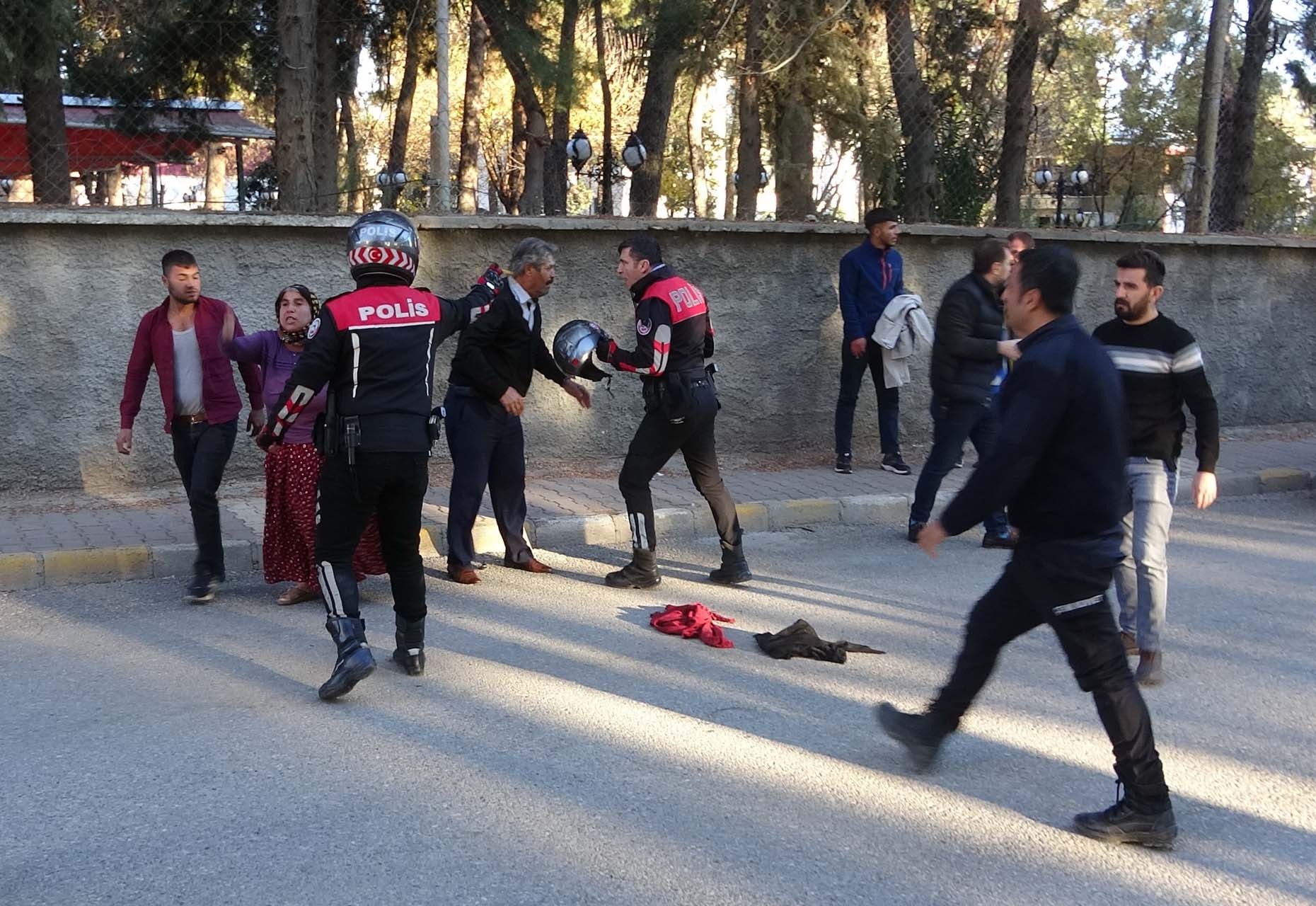 Adıyaman'da iki aile birbirine girdi! Kavgada pala ve satır kullandılar: Çok sayıda gözaltı