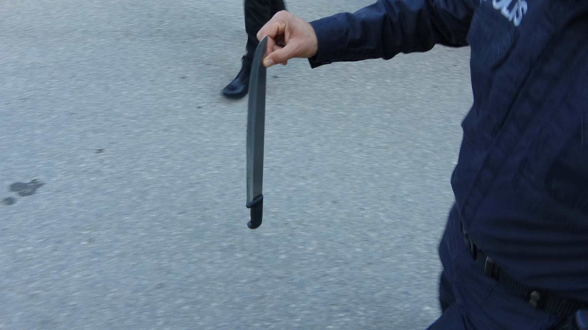 Adıyaman'da iki aile birbirine girdi! Kavgada pala ve satır kullandılar: Çok sayıda gözaltı