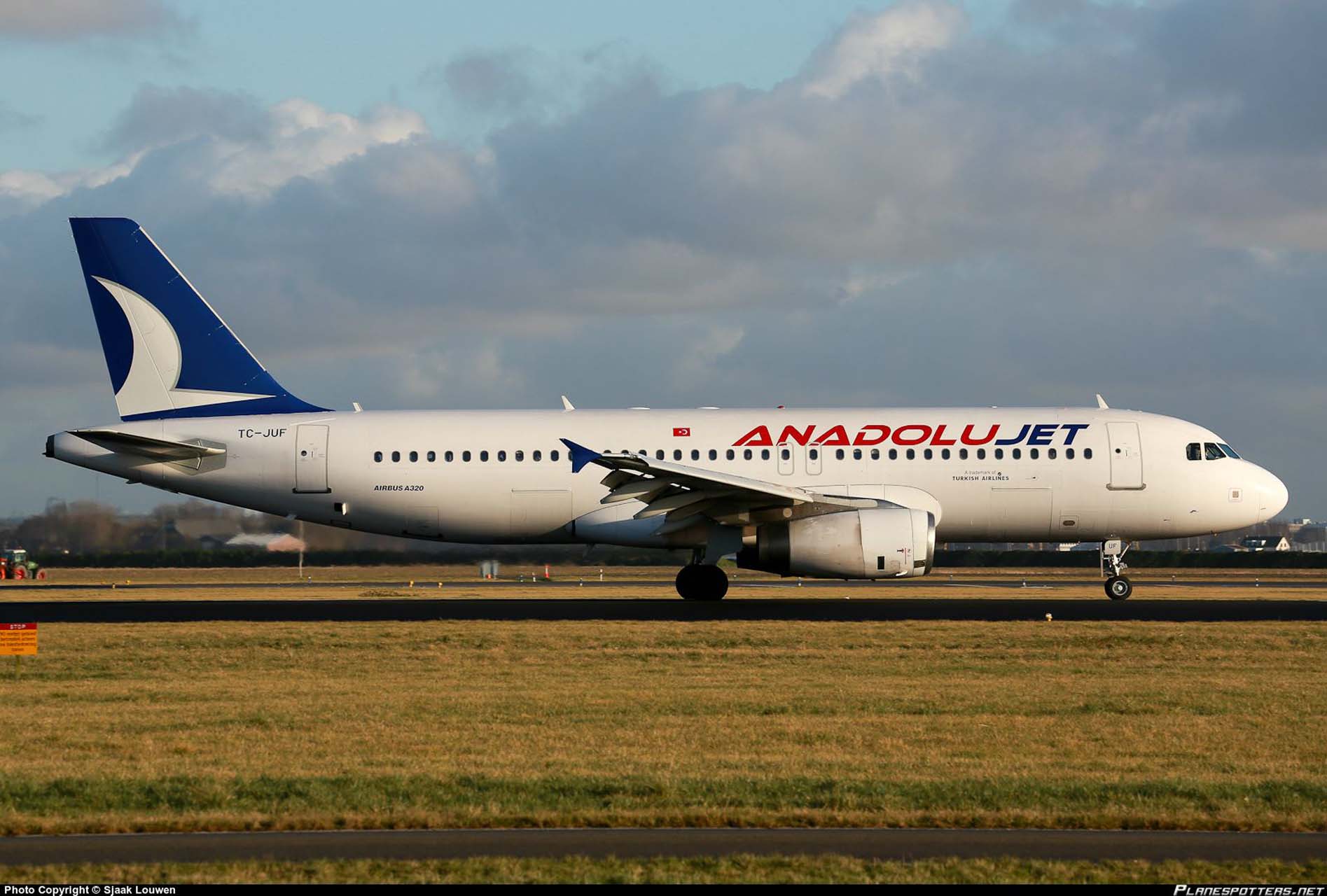 Hava trafiğini sis vurdu! THY açıklama yaptı: AnadoluJet'in 48 uçuşu iptal edildi