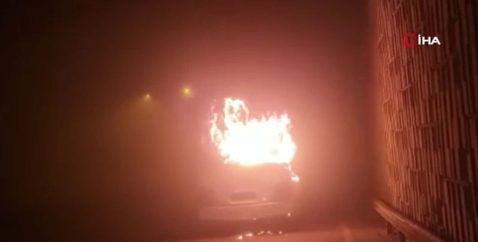 Bursa'da can pazarı: Yolcu otobüsü alev topuna döndü