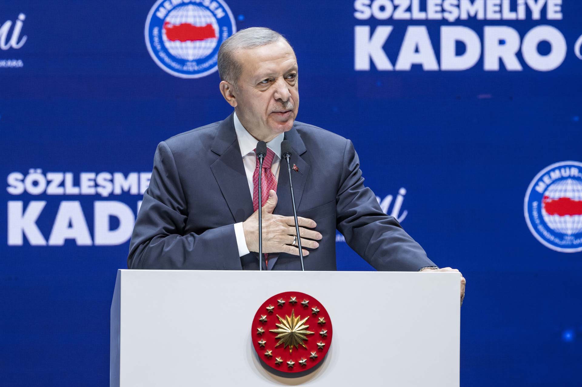 Cumhurbaşkanı Erdoğan müjdeyi verdi! Emekli ve memurların maaşına yüzde 25 zam yapılacak