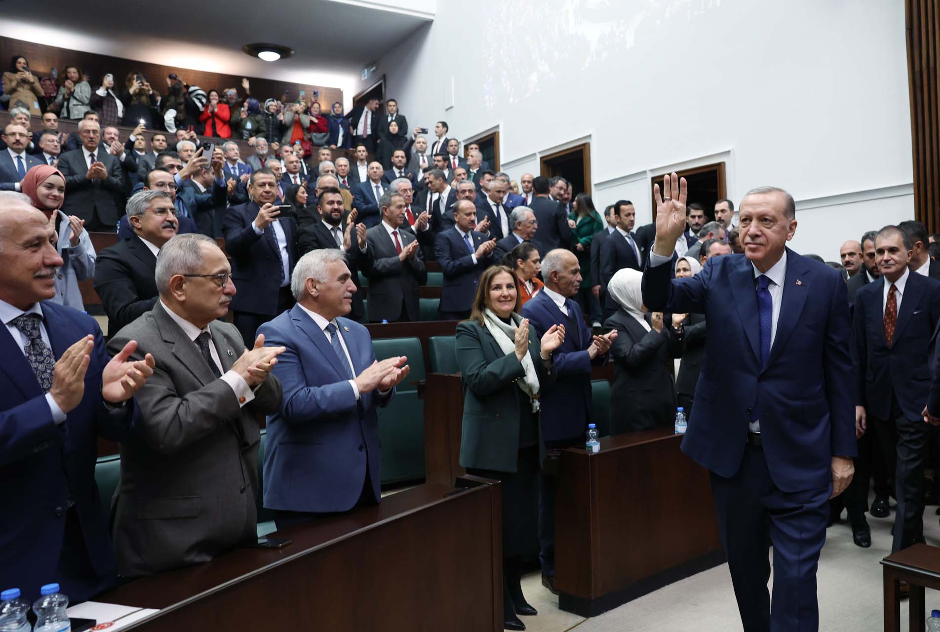 Cumhurbaşkanı Erdoğan, AK Parti Grup Toplantısı'nda konuştu! Memur ve emekli maaşlarına yüzde 30 zam geldi, en düşük emekli maaşı 5 bin 500 TL oldu