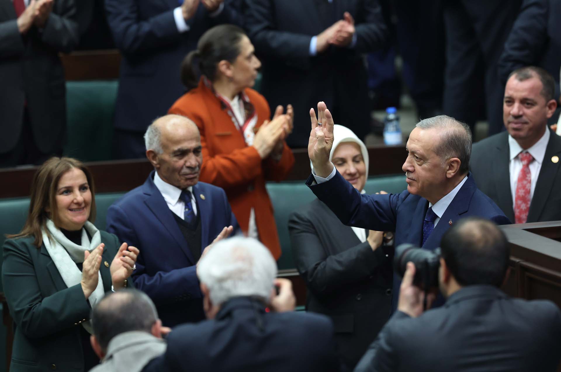 Cumhurbaşkanı Erdoğan, AK Parti Grup Toplantısı'nda konuştu! Memur ve emekli maaşlarına yüzde 30 zam geldi, en düşük emekli maaşı 5 bin 500 TL oldu