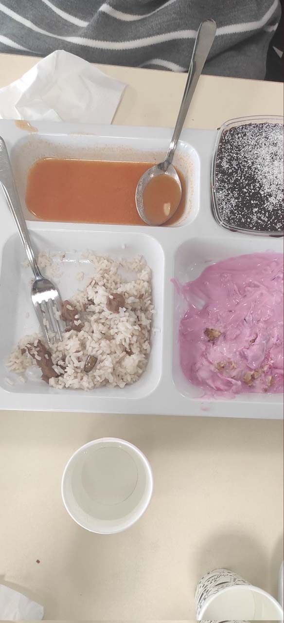 Gördüğünüzde inanamayacaksınız! Üniversite öğrencisinin yemeğinden mermi çıktı!