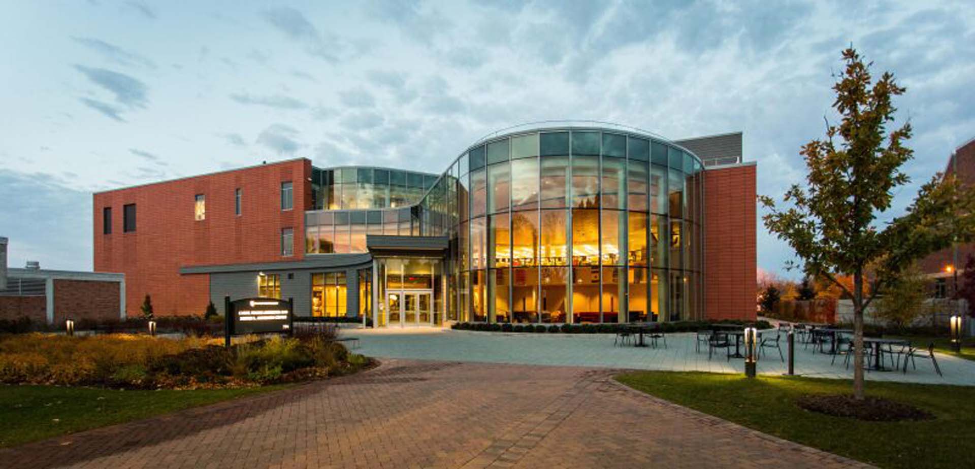 Öğrenciler şikayet etti! Hz. Muhammed resimleri gösteren profesör için flaş karar!