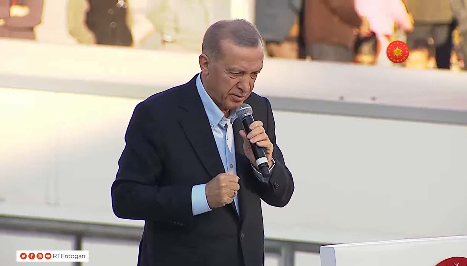 Cumhurbaşkanı Erdoğan, Antalya Kumluca'da vatandaşlara hitap etti: Ülkemizi zenginleştirmeye, güçlendirmeye devam edeceğiz 