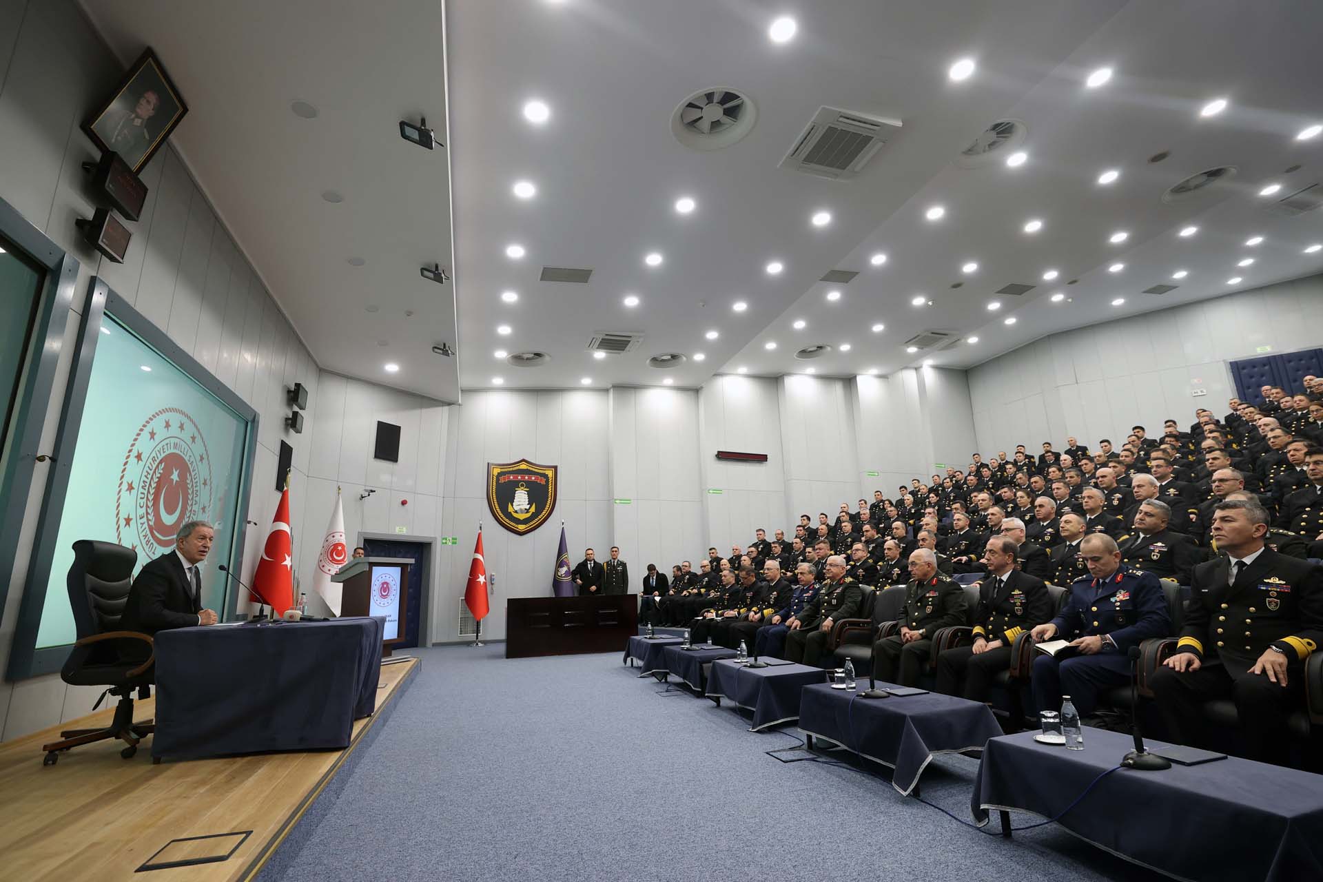 Bakan Akar, Yunanistan'ın hamlesine sessiz kalmadı:Hiçbir oldubittiye izin vermeyecek, hakkımızı çiğnetmeyeceğiz