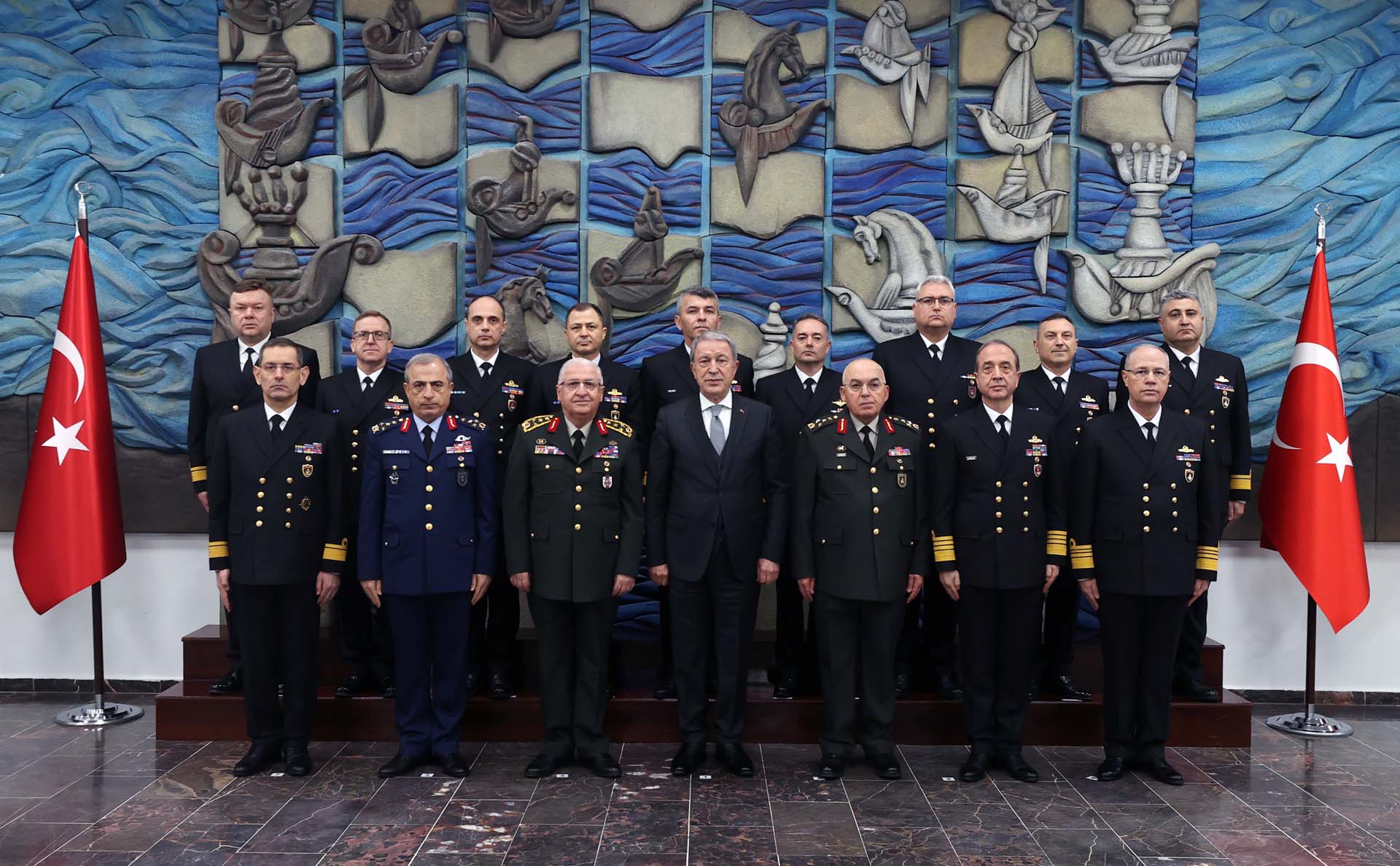 Bakan Akar, Yunanistan'ın hamlesine sessiz kalmadı:Hiçbir oldubittiye izin vermeyecek, hakkımızı çiğnetmeyeceğiz