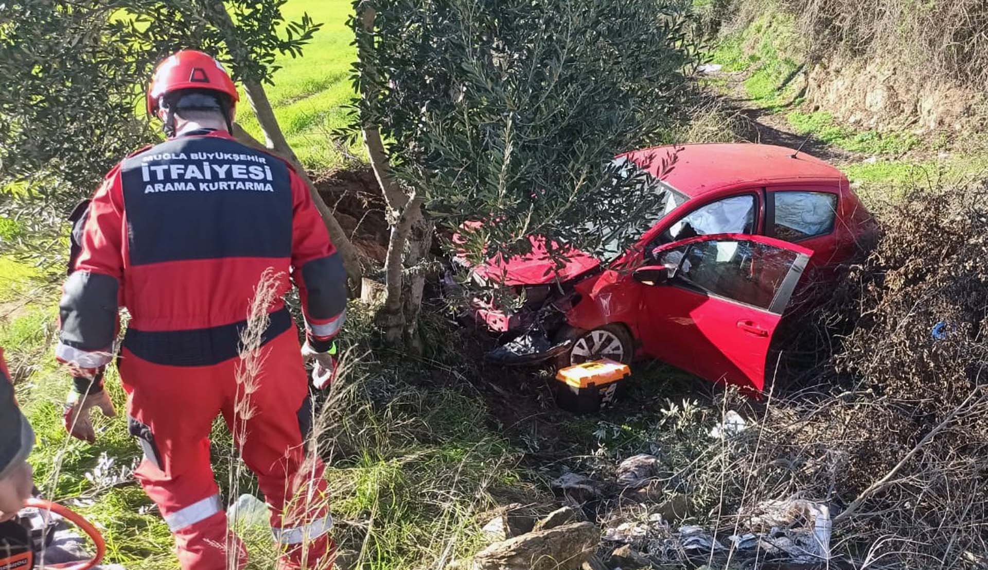 Muğla Milas'ta feci kaza! Müzisyen Hakan Yelbiz hayatını kaybetti, 1 kişi yaralandı