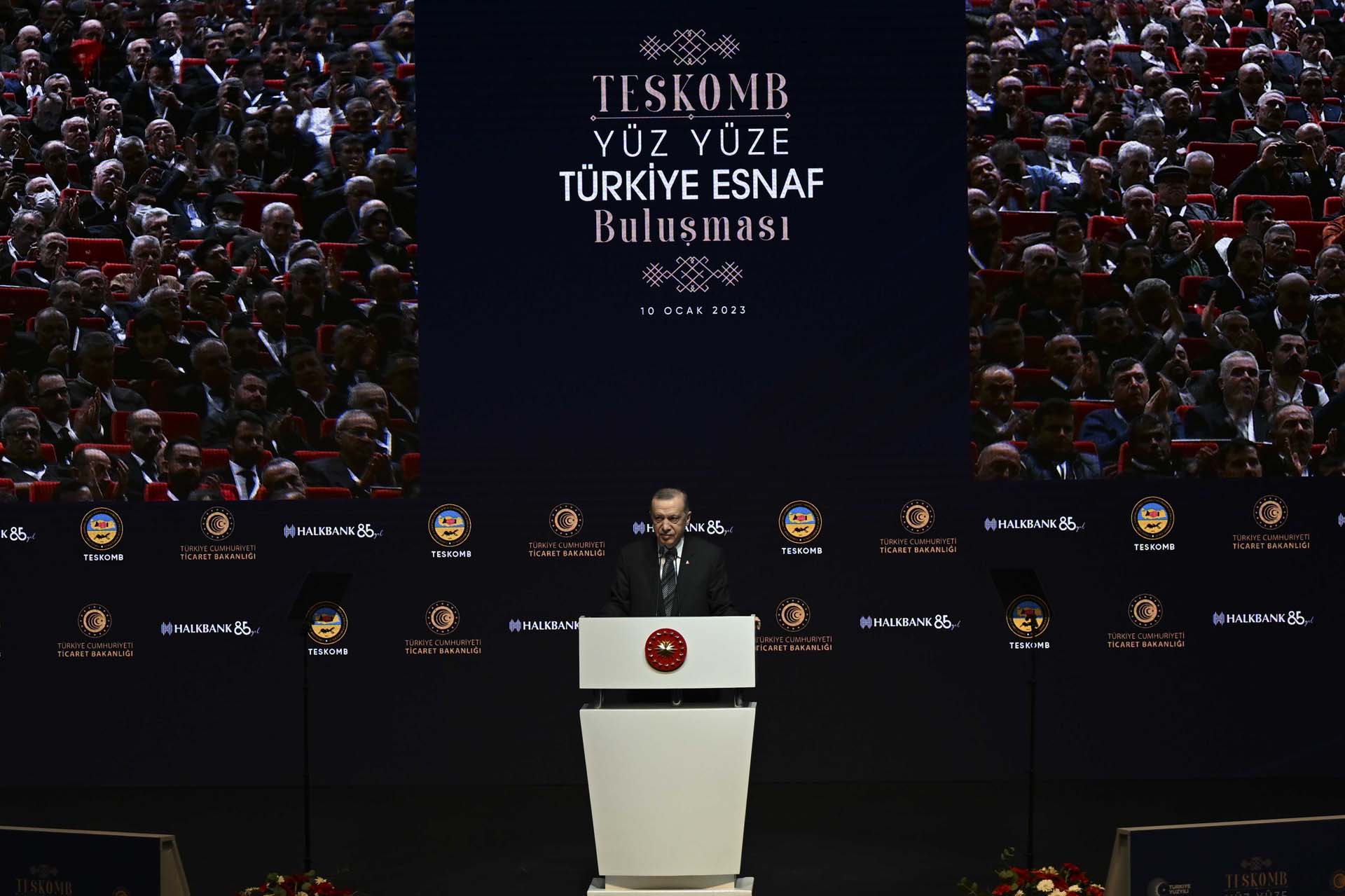 Cumhurbaşkanı Erdoğan, esnafa destek paketi müjdesi verdi, altılı masayı topa tuttu: Oyu millet verecek ülkeyi 6 kayyum yönetecek